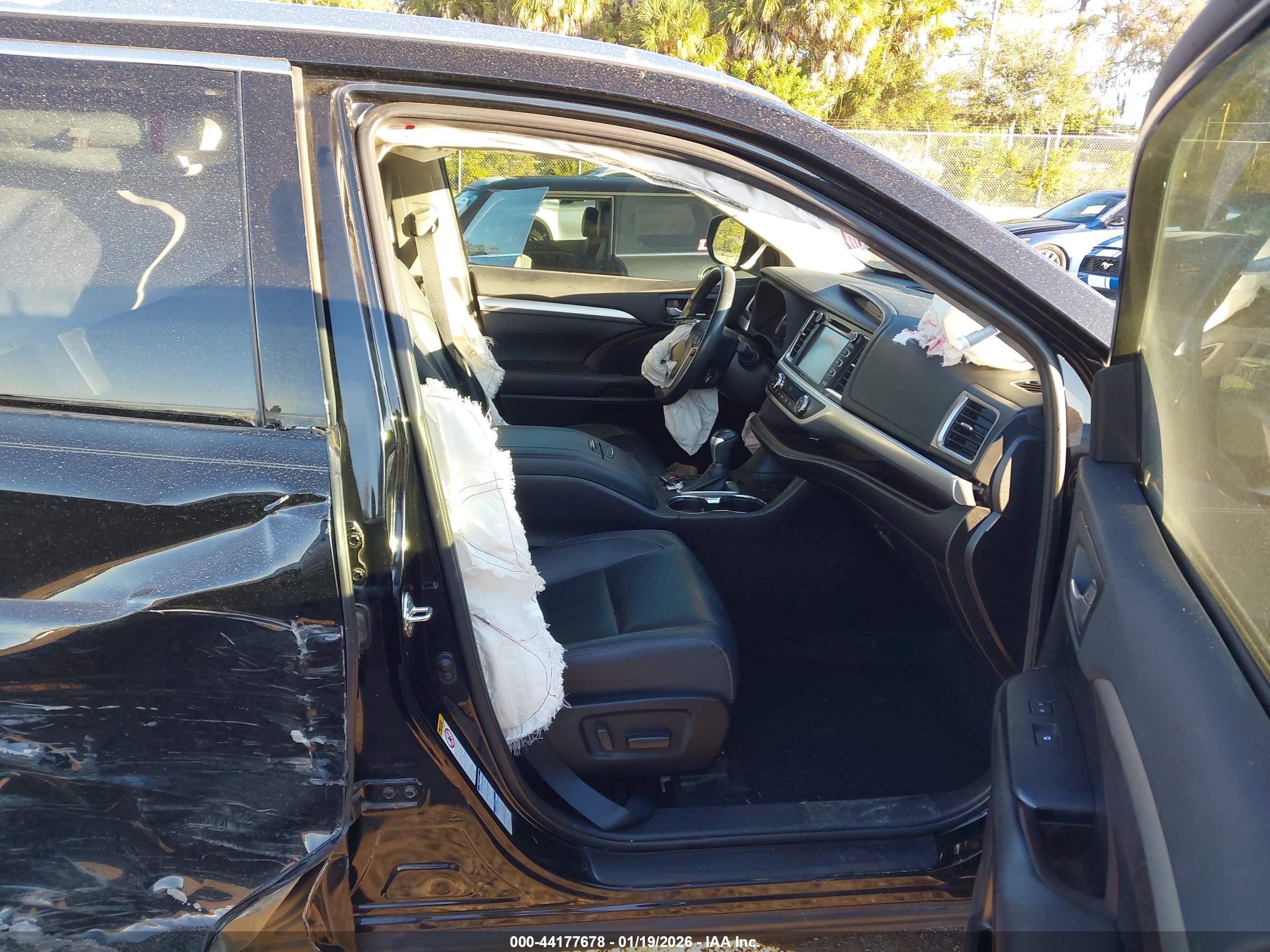 TOYOTA HIGHLANDER image 5