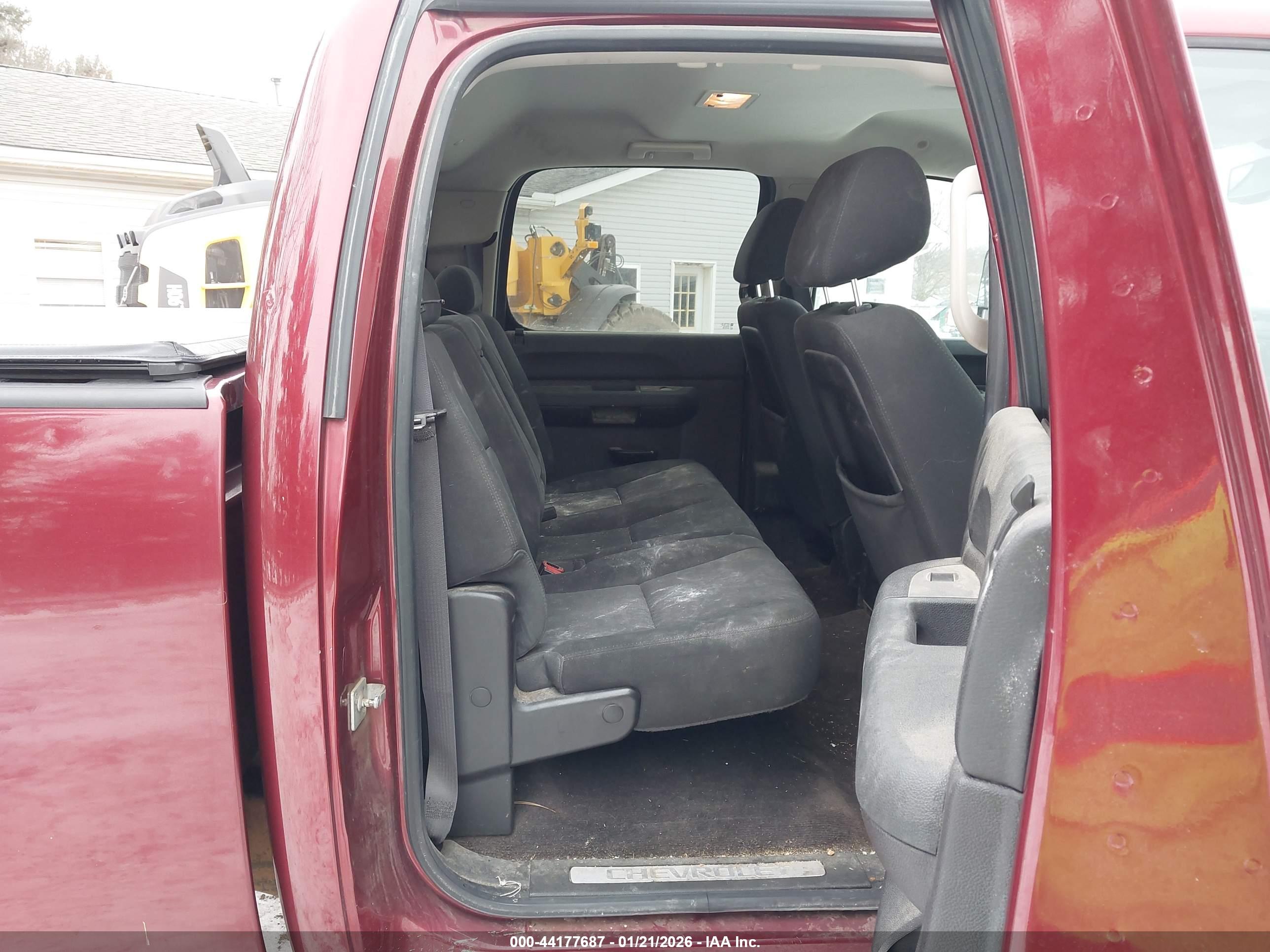 CHEVROLET SILVERADO image 8