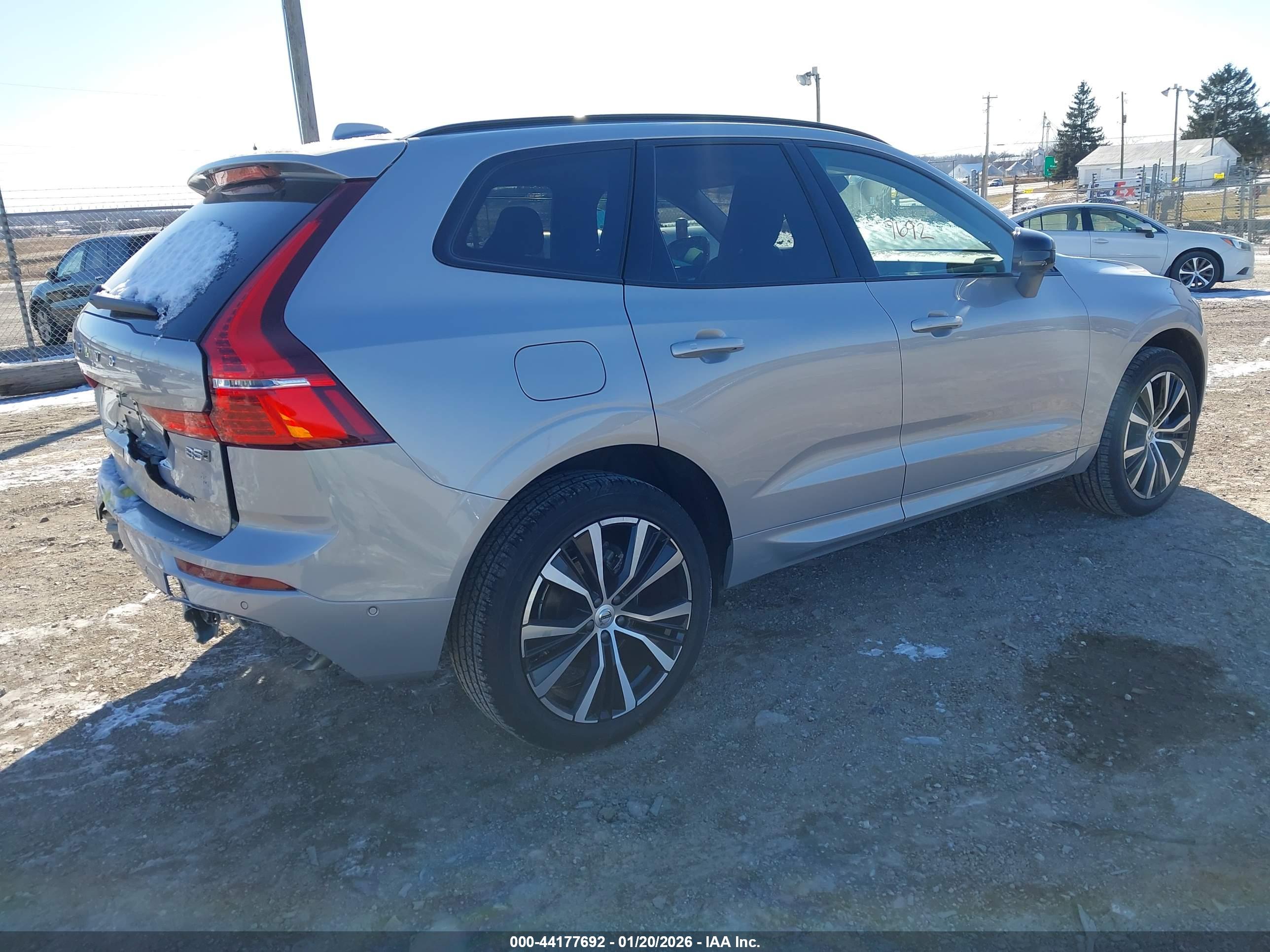 VOLVO XC60 image 4