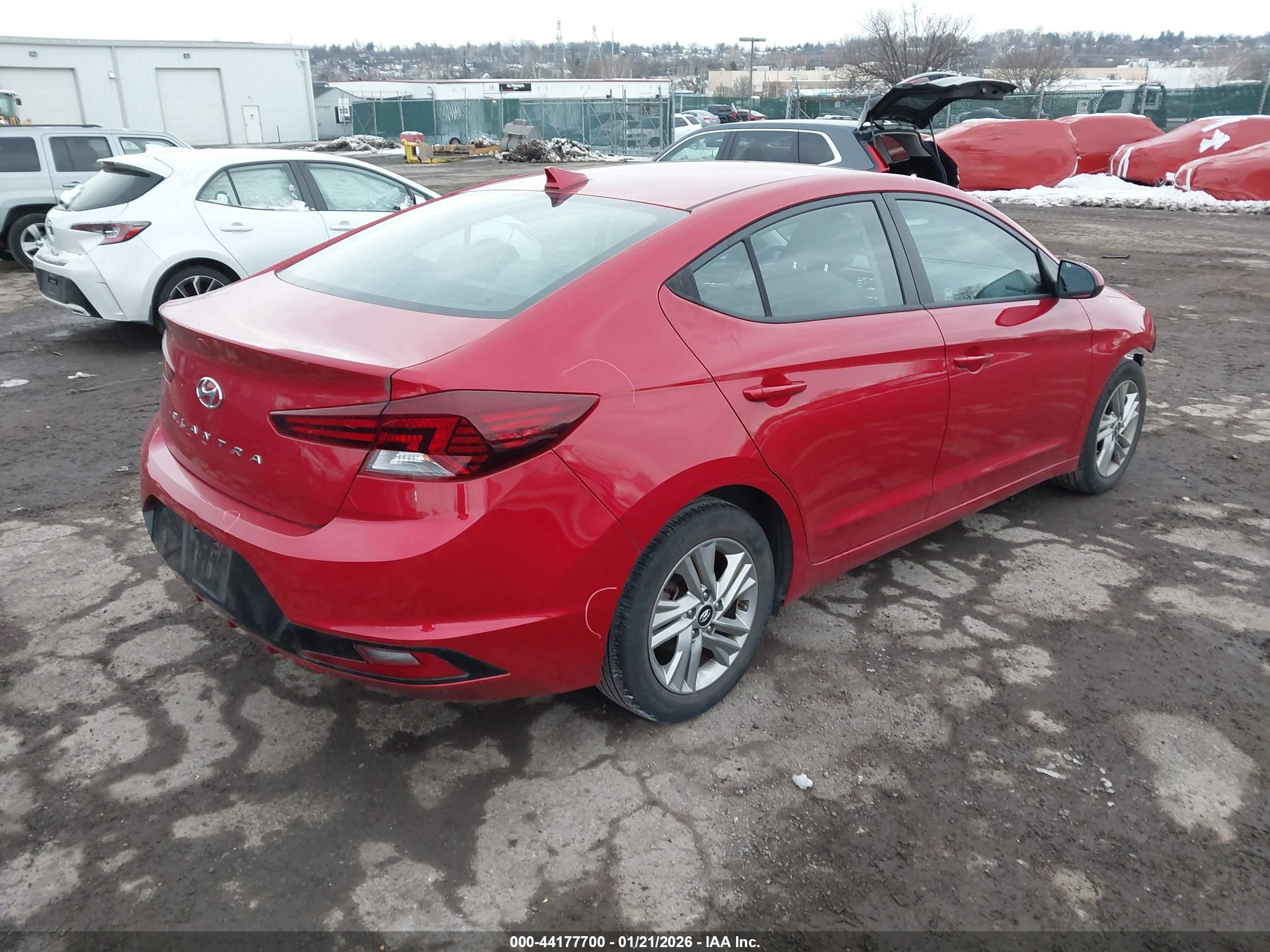 HYUNDAI ELANTRA image 4