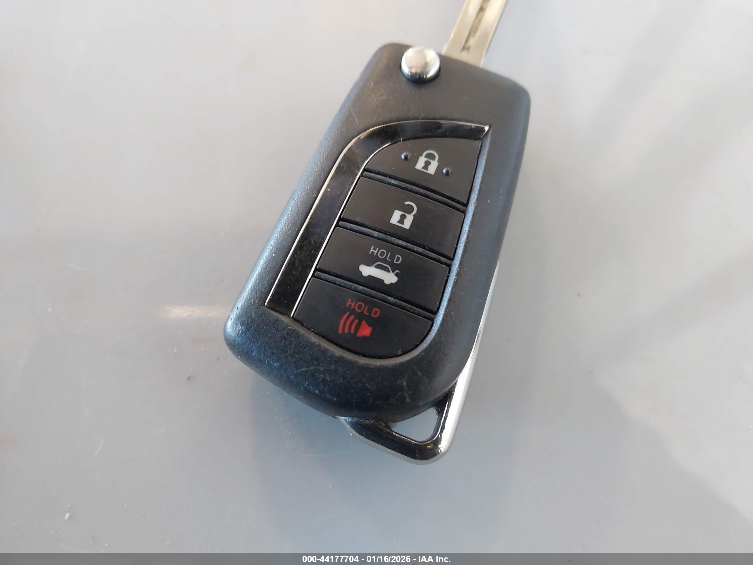 TOYOTA CAMRY image 11