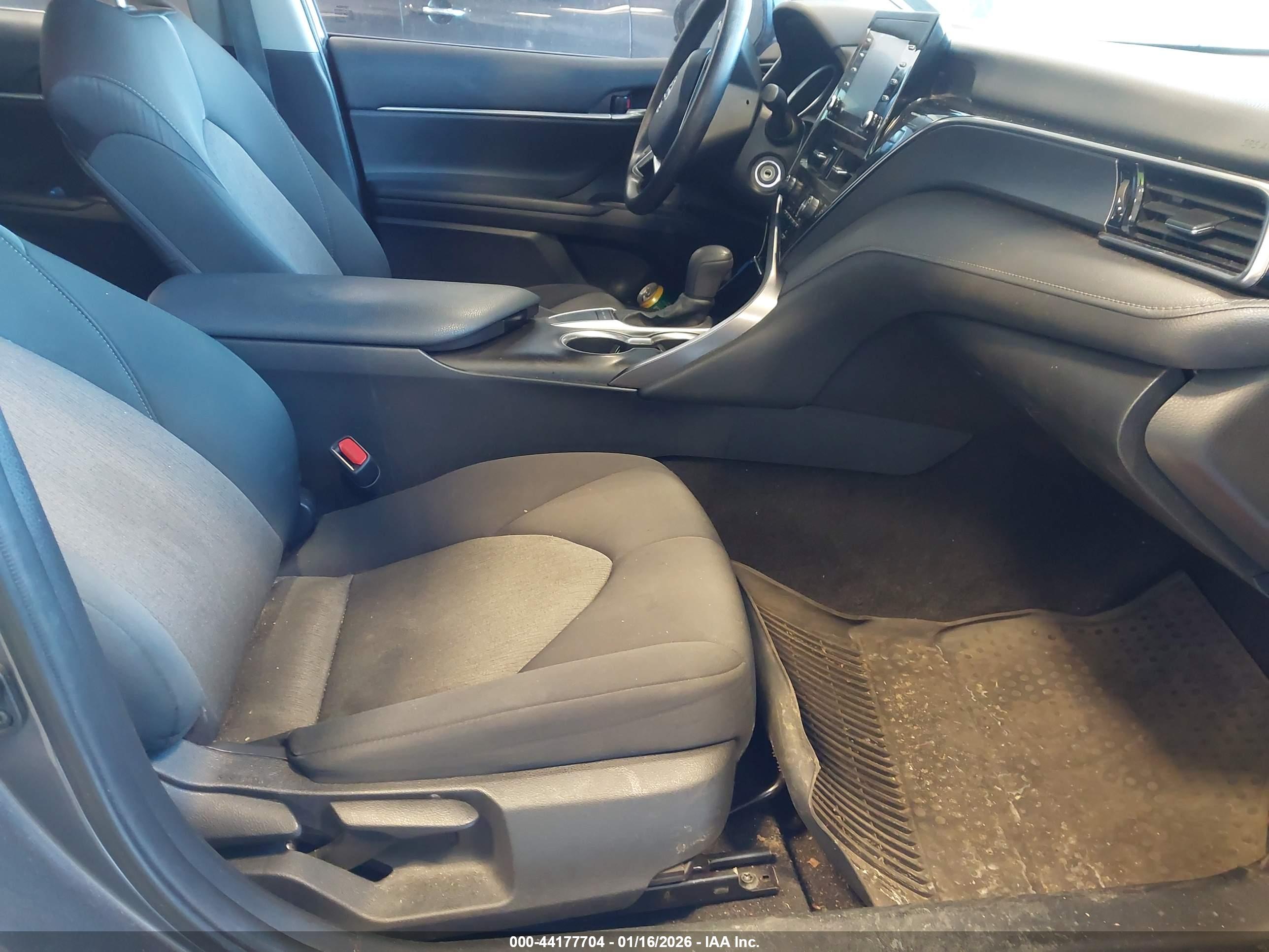 TOYOTA CAMRY image 5