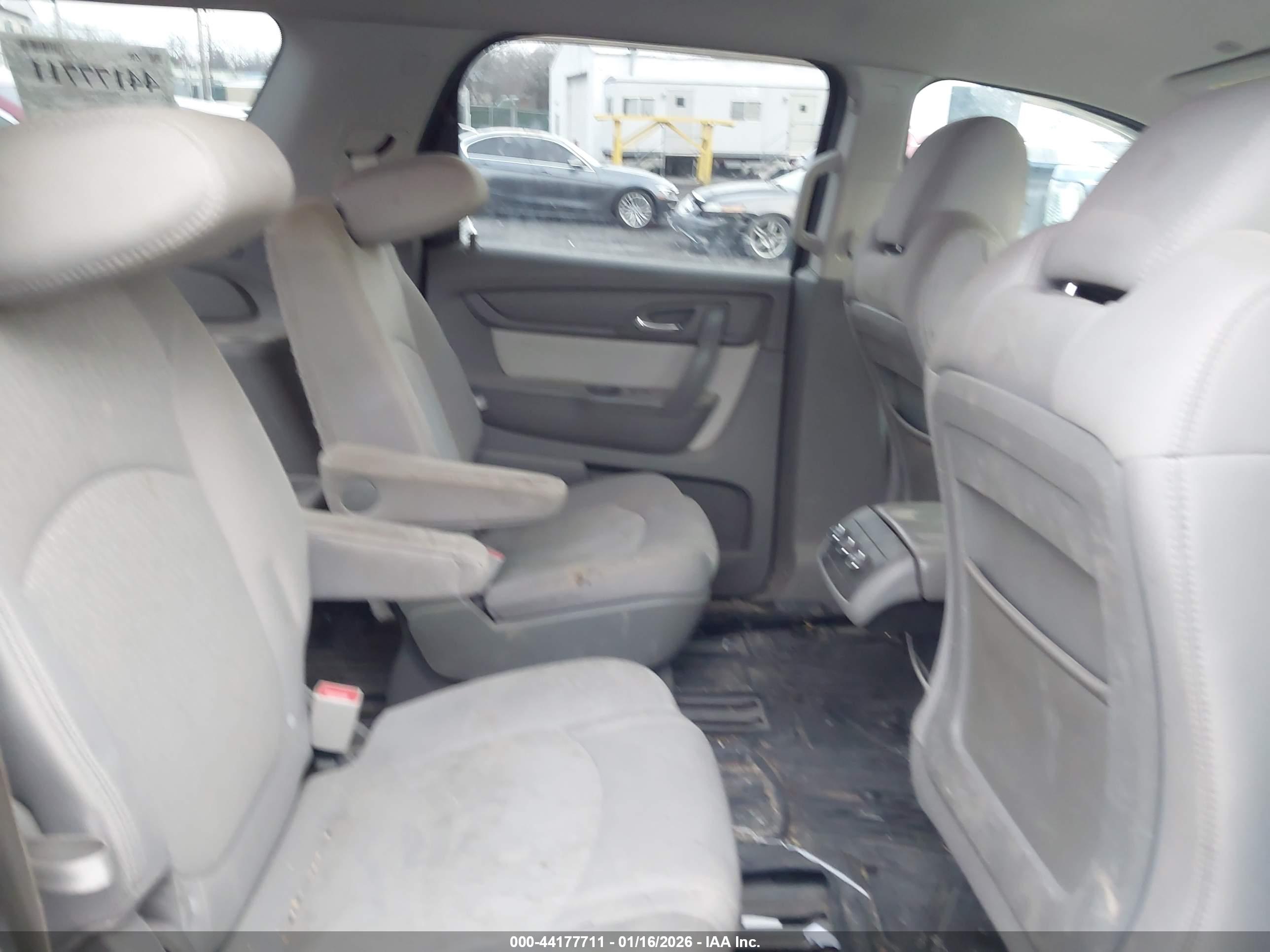 GMC ACADIA image 8