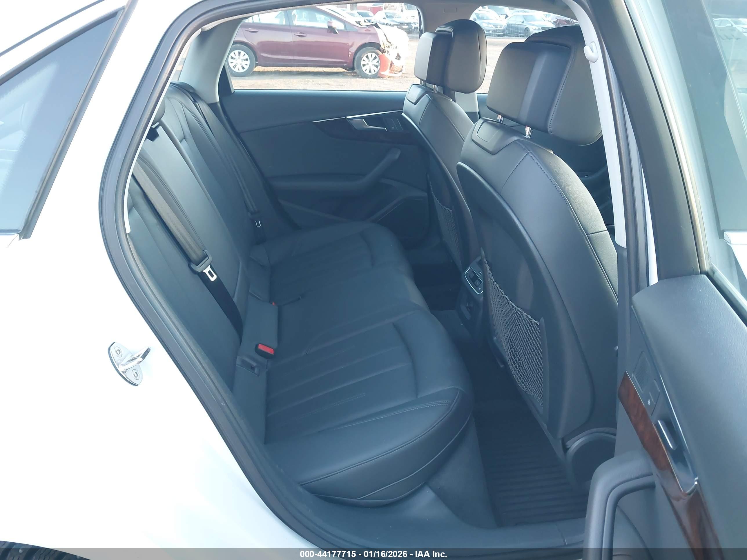 AUDI A4 image 8