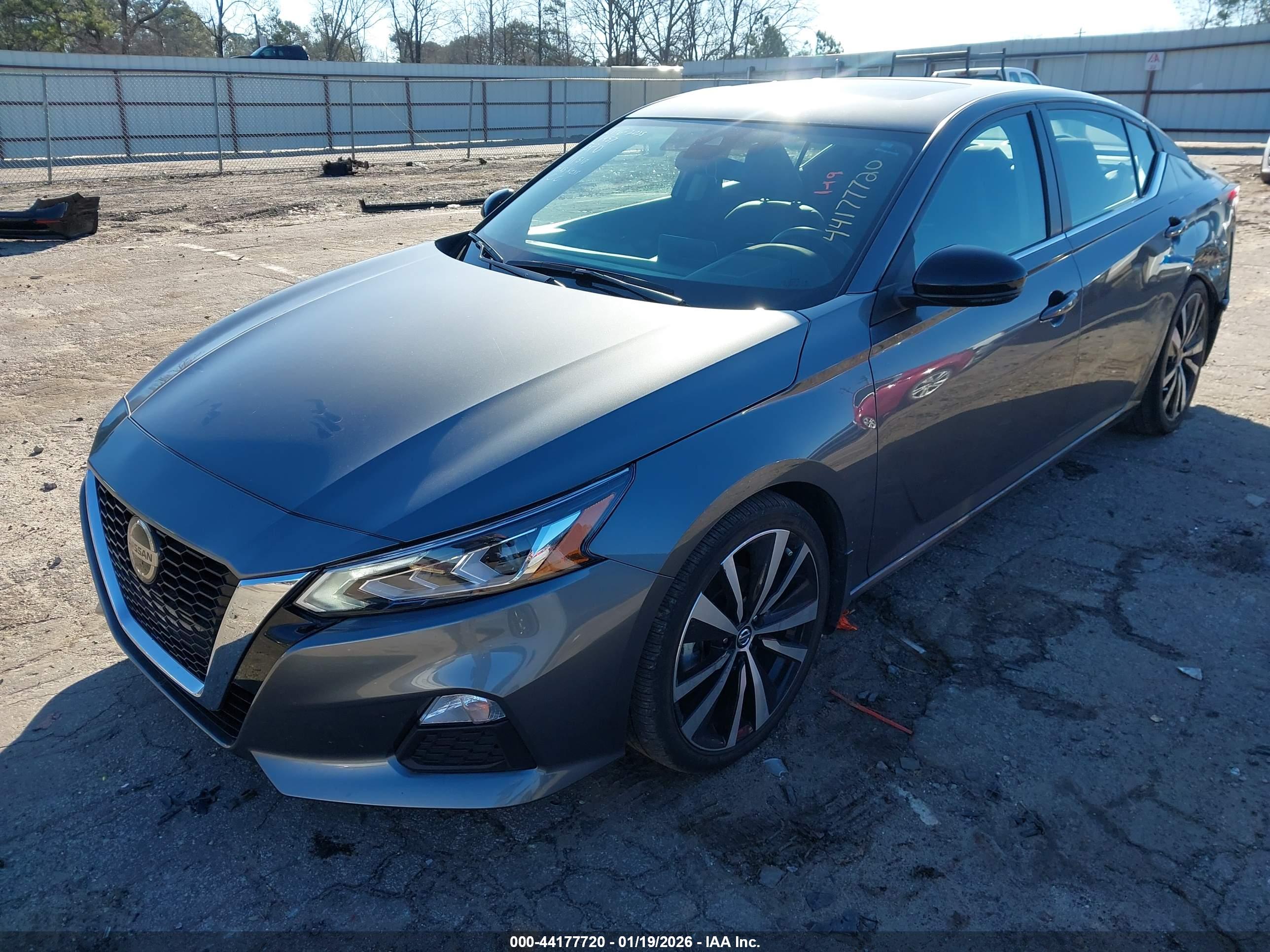 NISSAN ALTIMA image 2