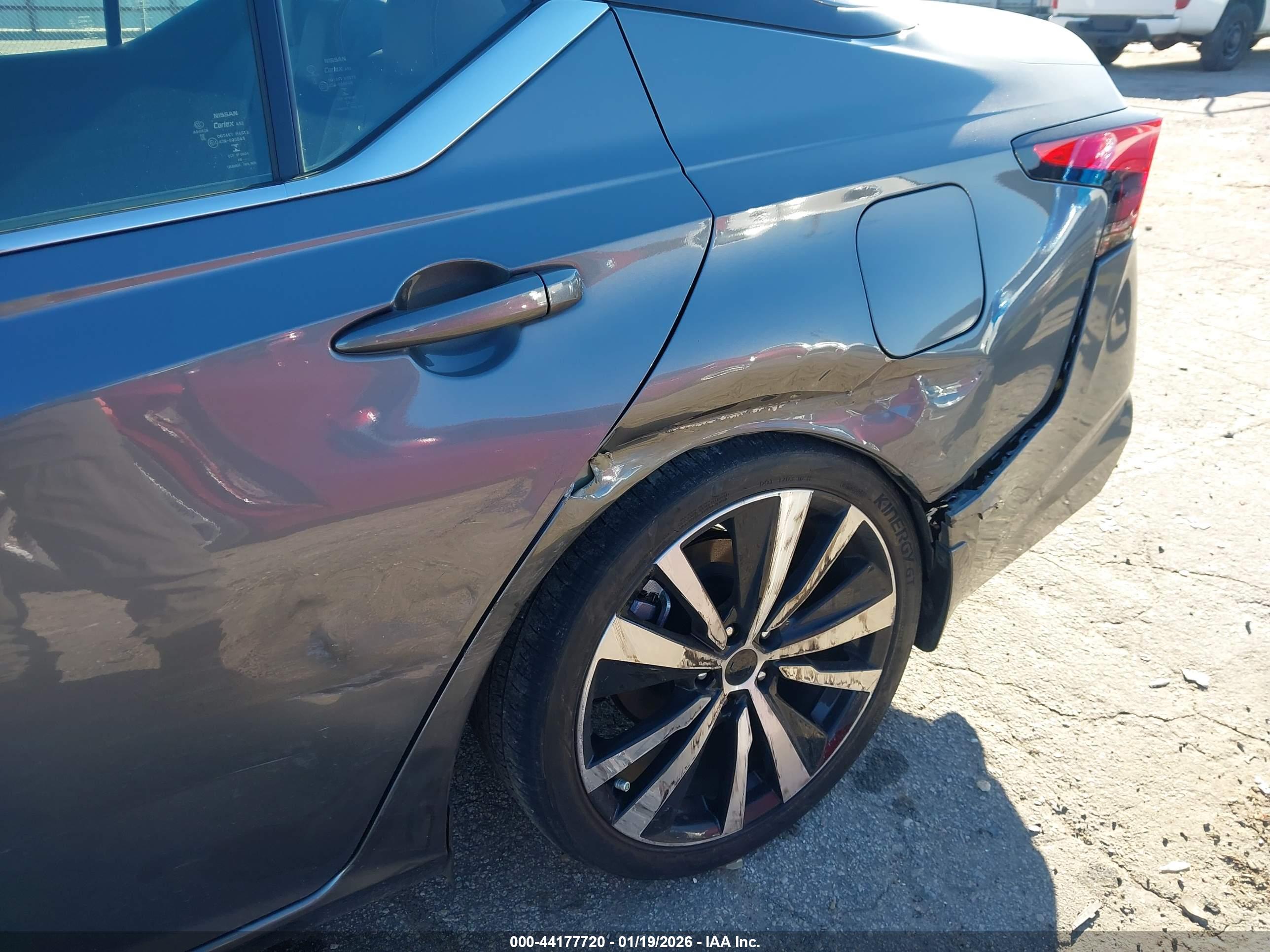 NISSAN ALTIMA image 6
