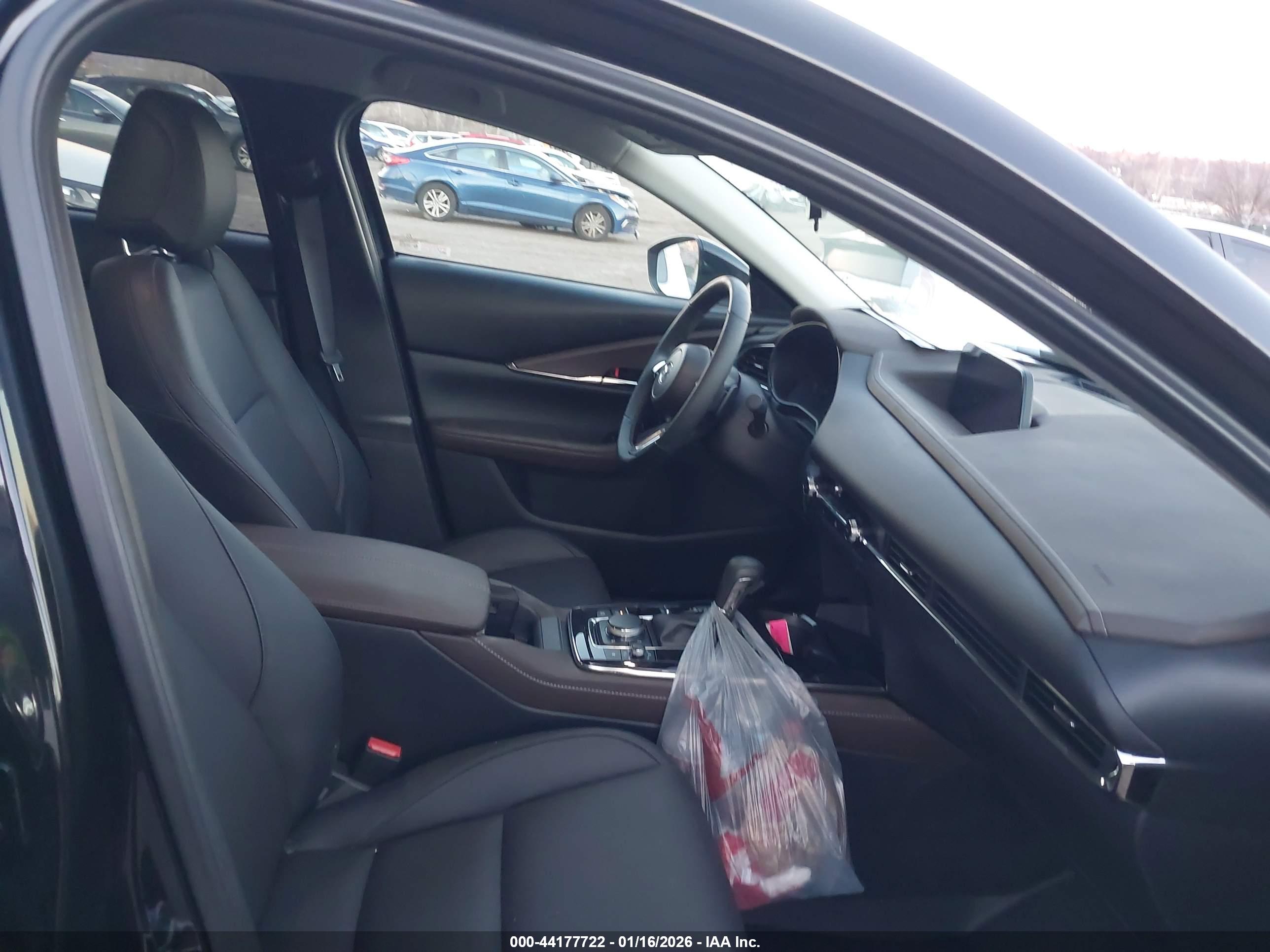 MAZDA CX-30 image 5