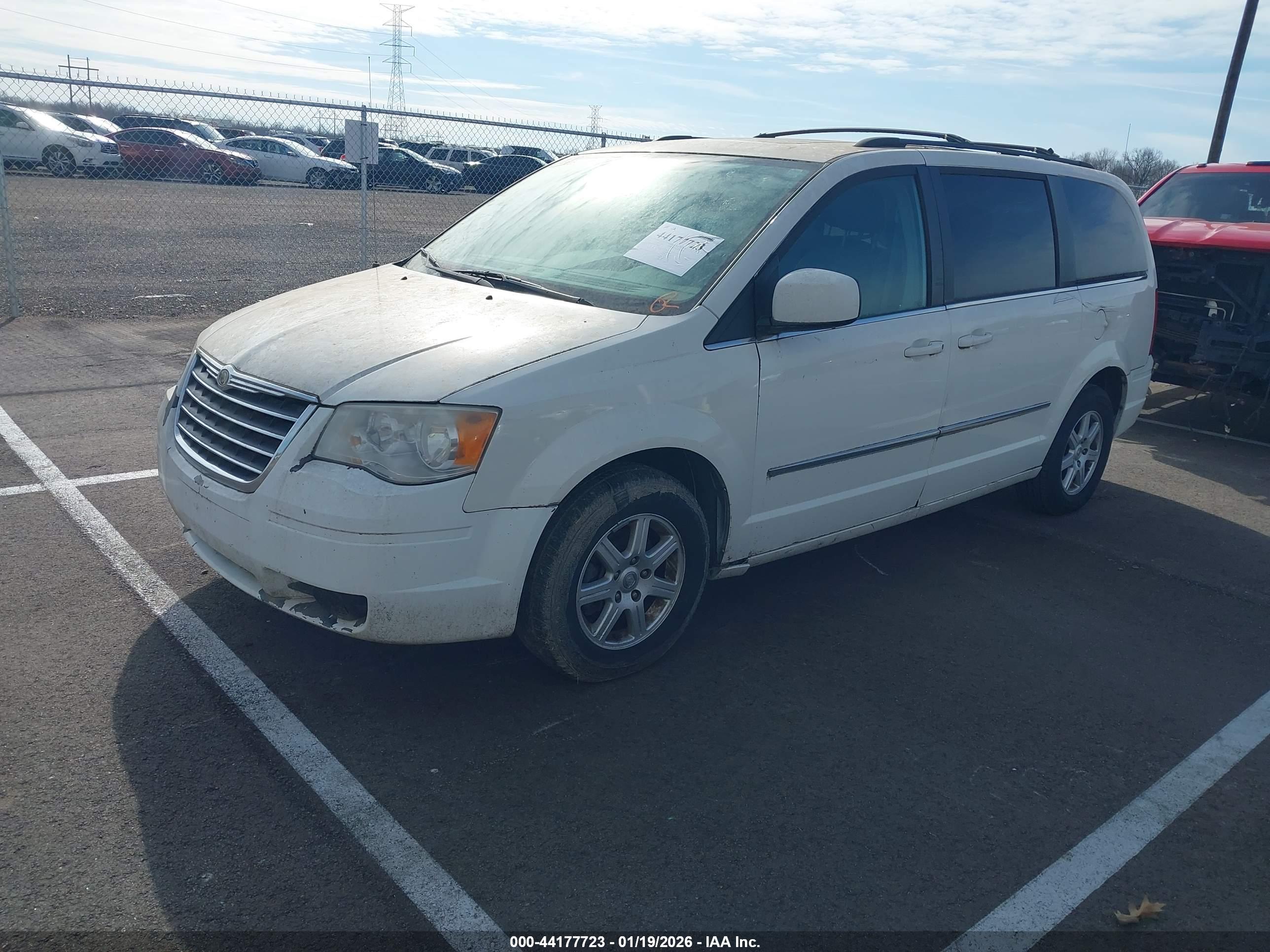 CHRYSLER TOWN image 2
