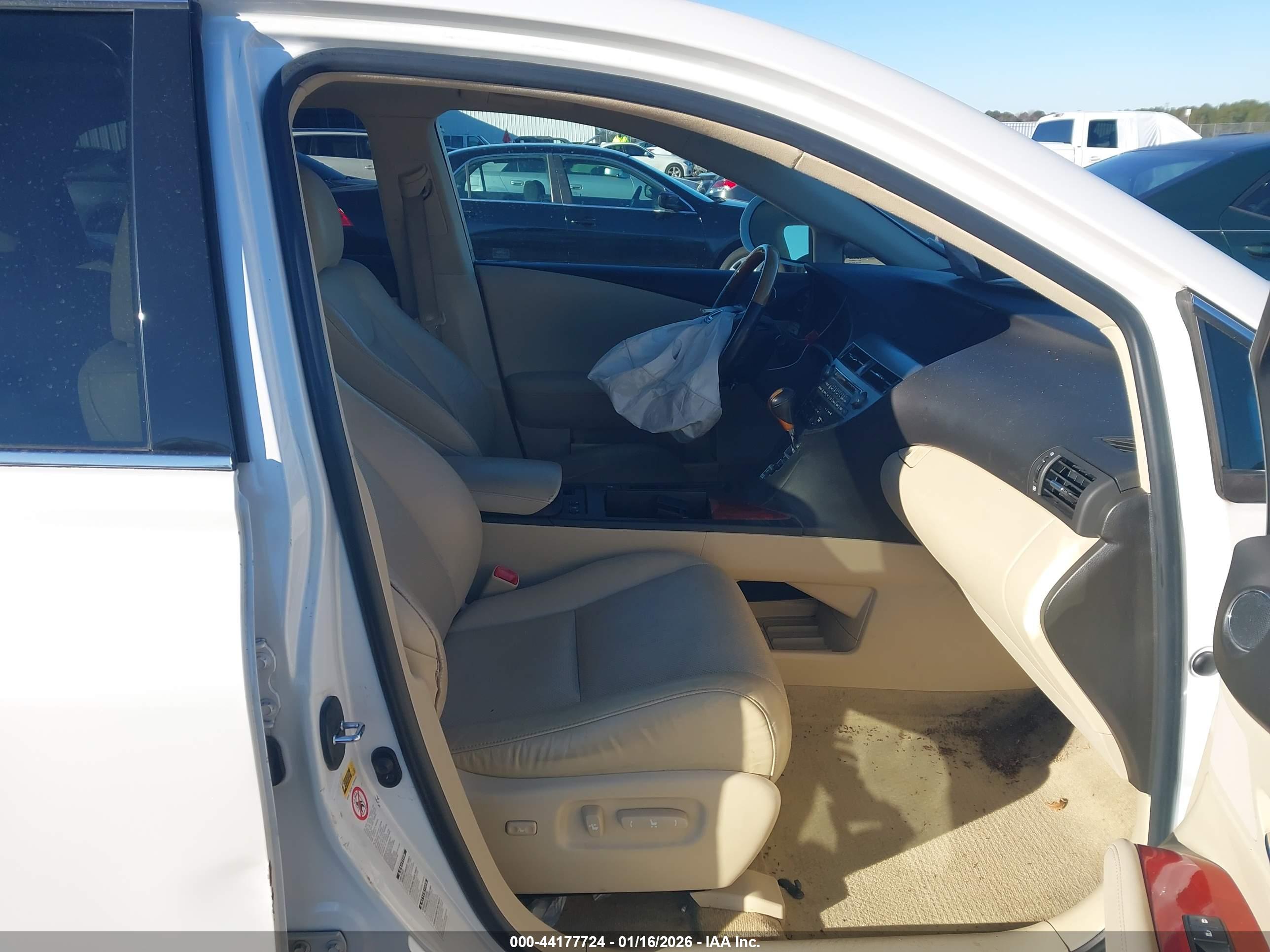 LEXUS RX image 5