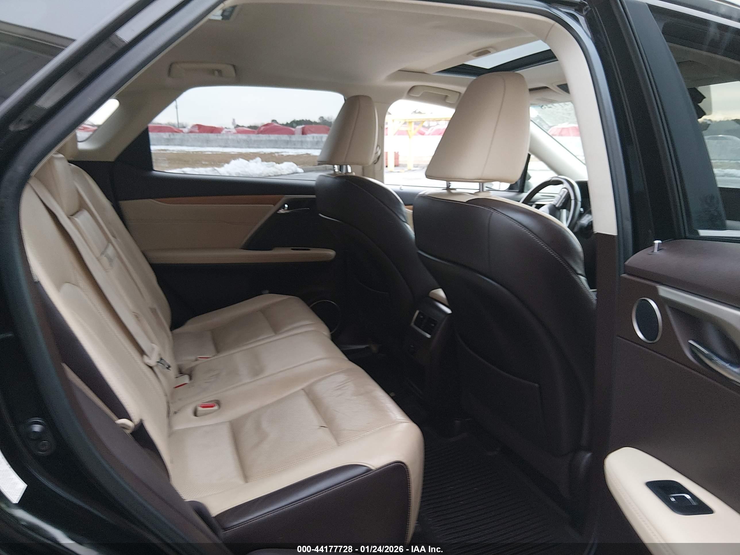 LEXUS RX image 8