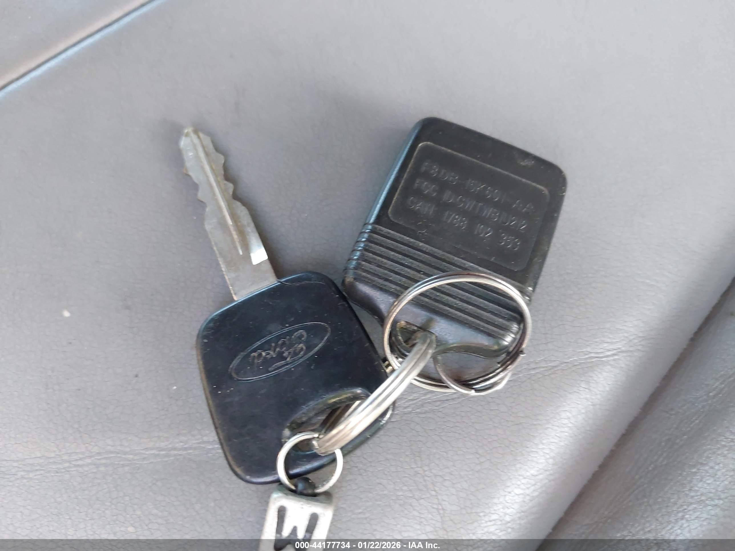 FORD EXPEDITION image 11