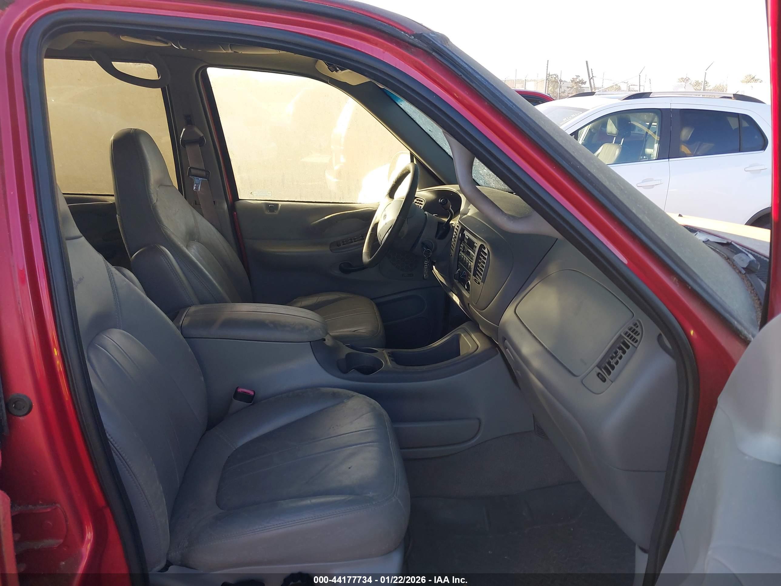 FORD EXPEDITION image 5