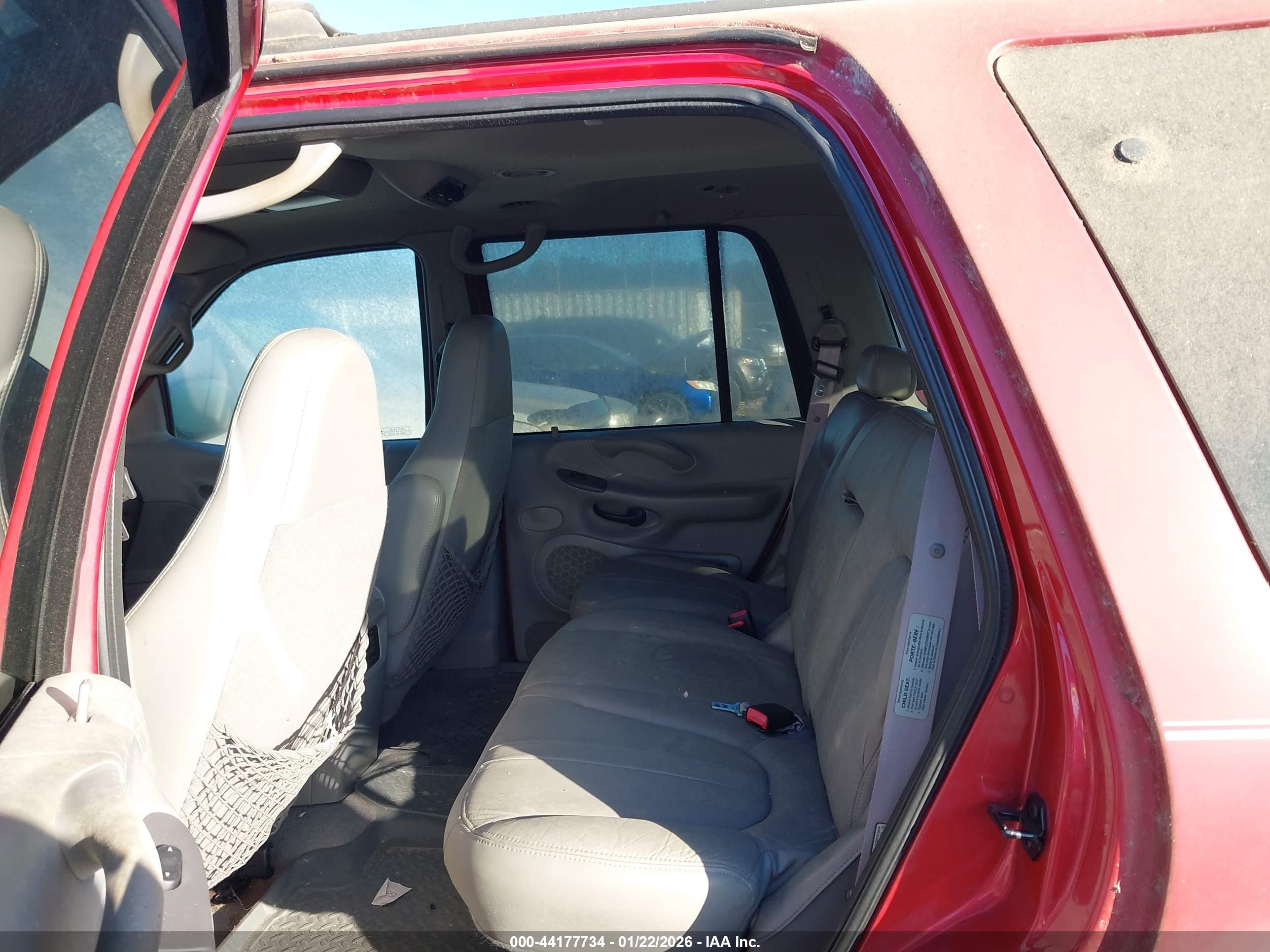 FORD EXPEDITION image 8