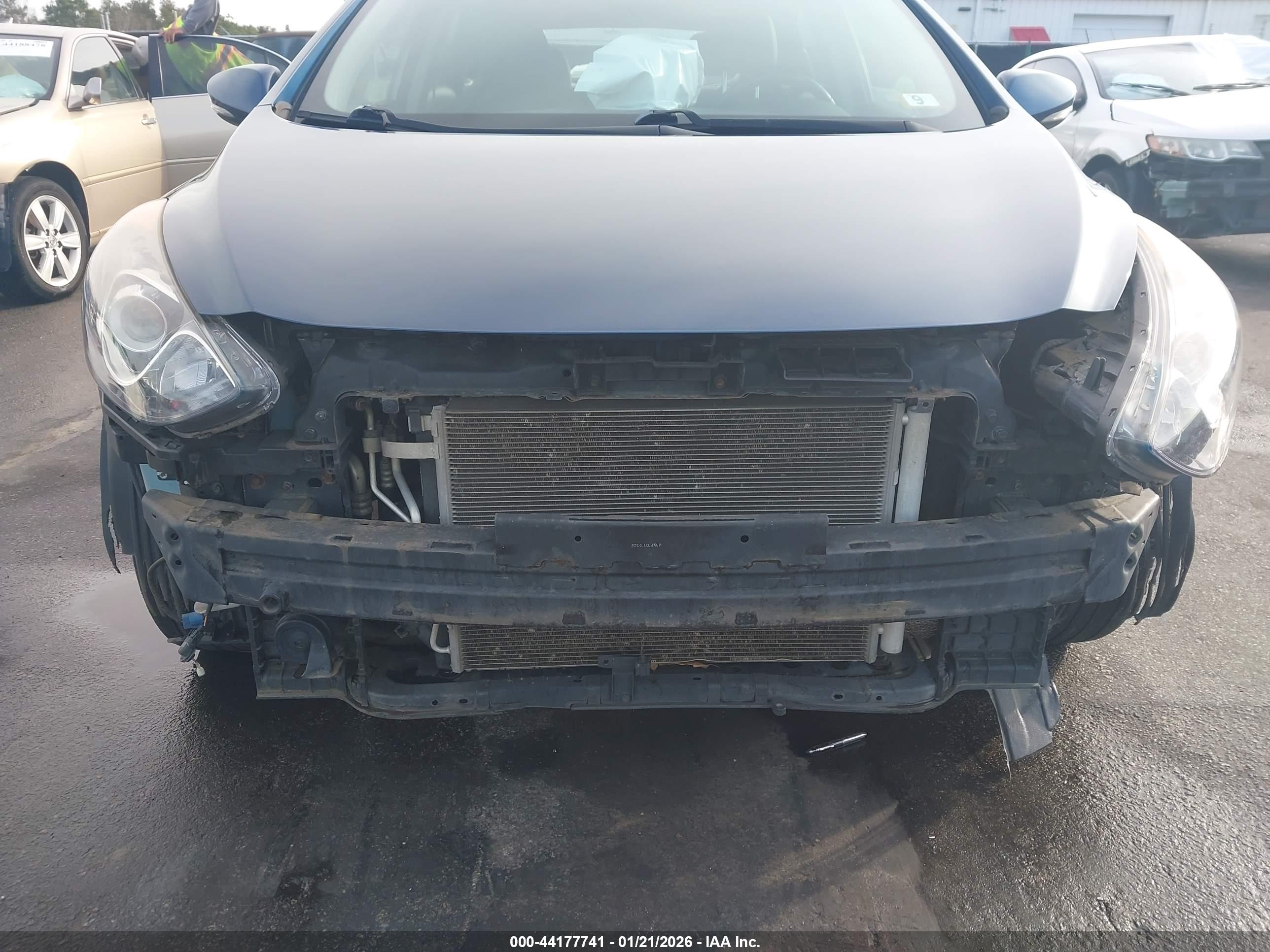 HYUNDAI ELANTRA image 6