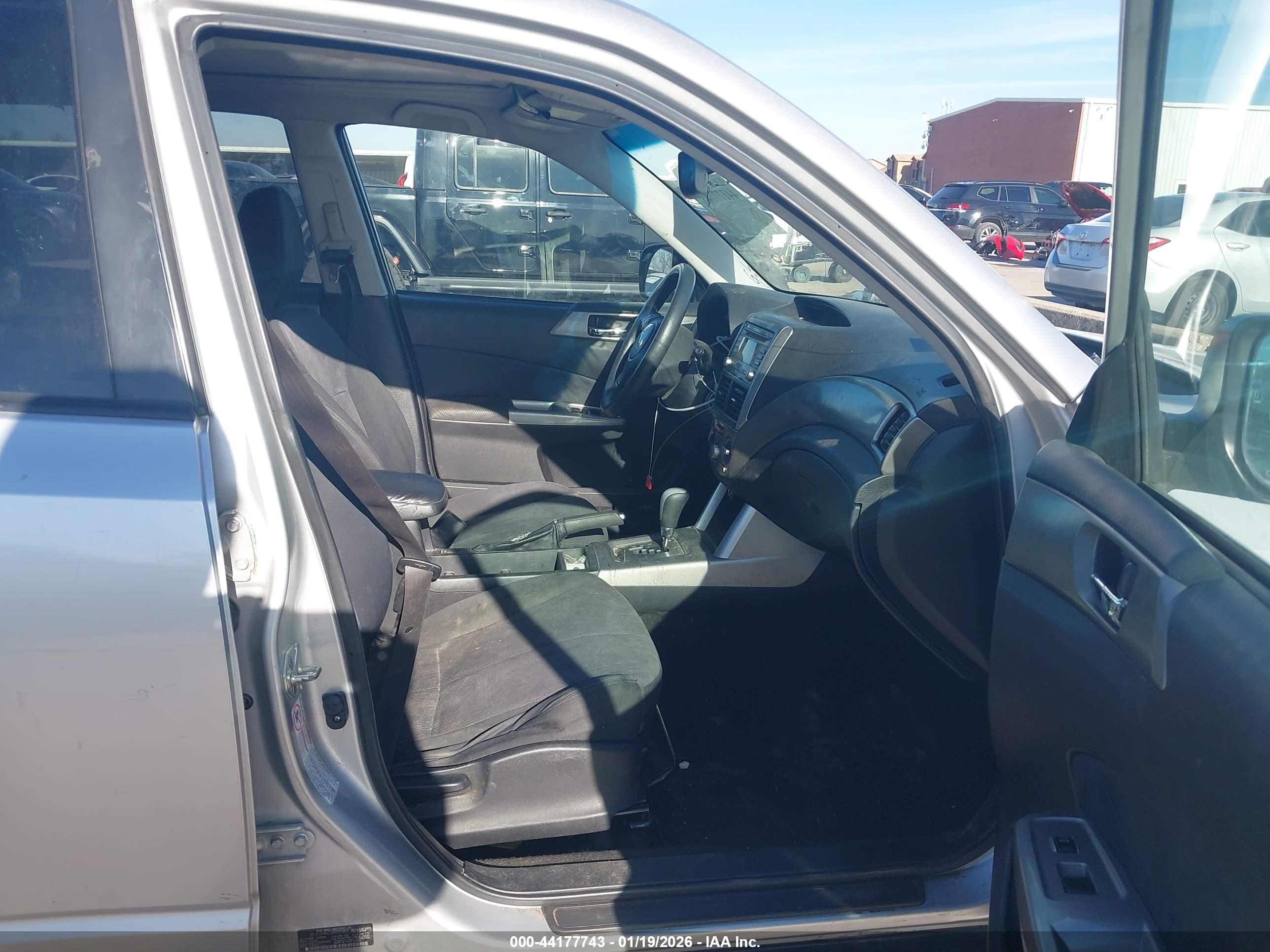 SUBARU FORESTER image 5