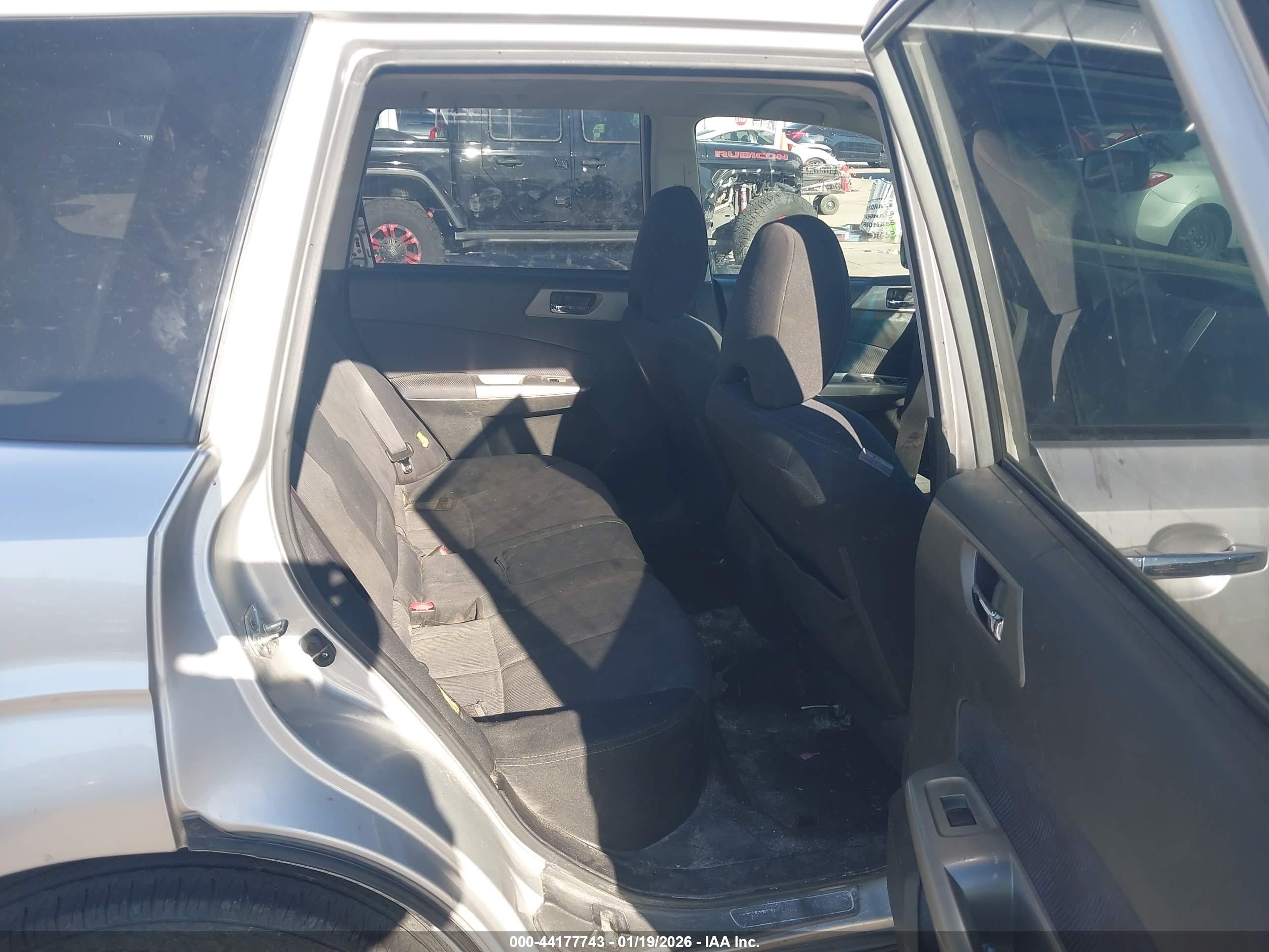 SUBARU FORESTER image 8