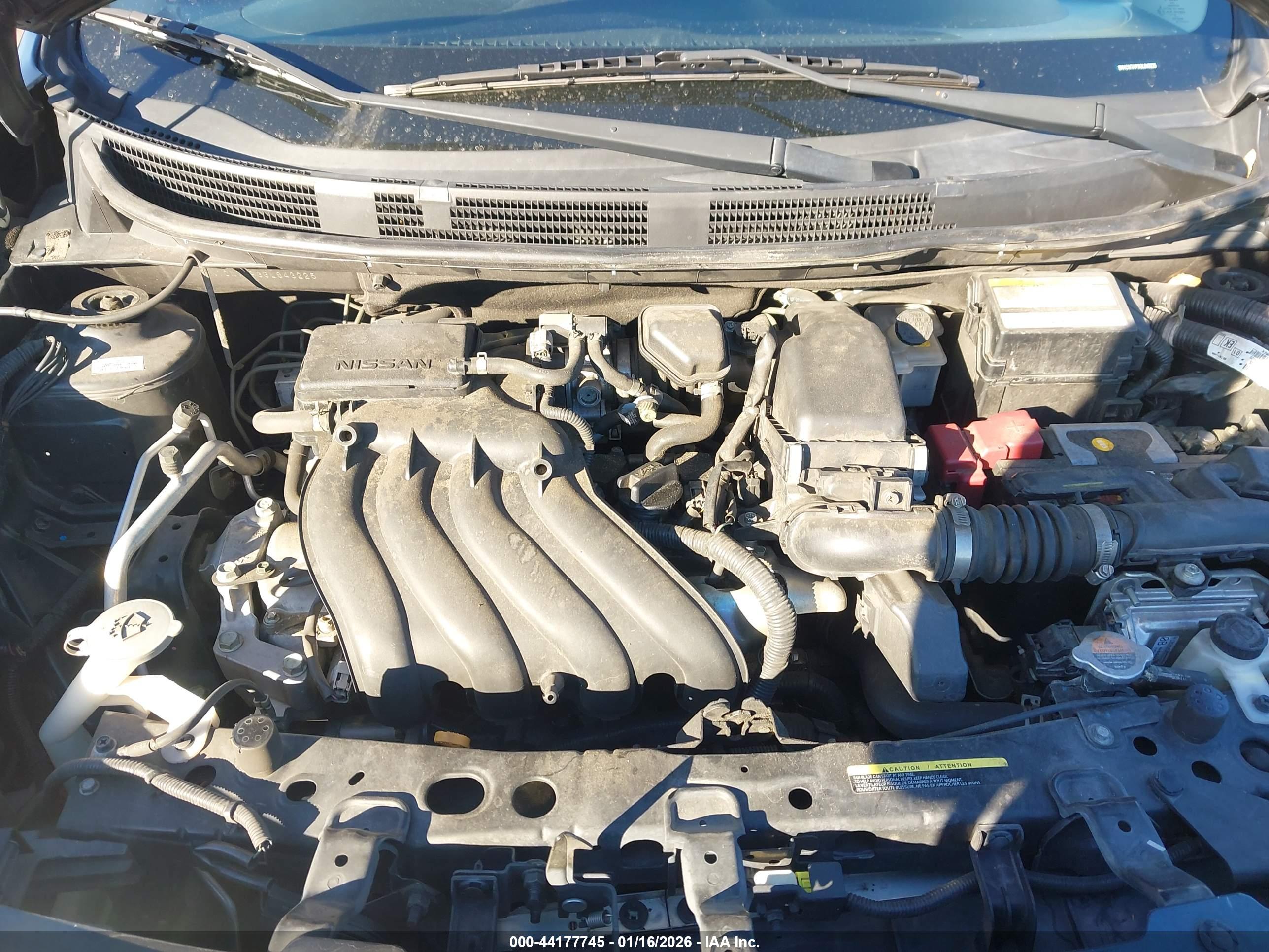 NISSAN VERSA image 10