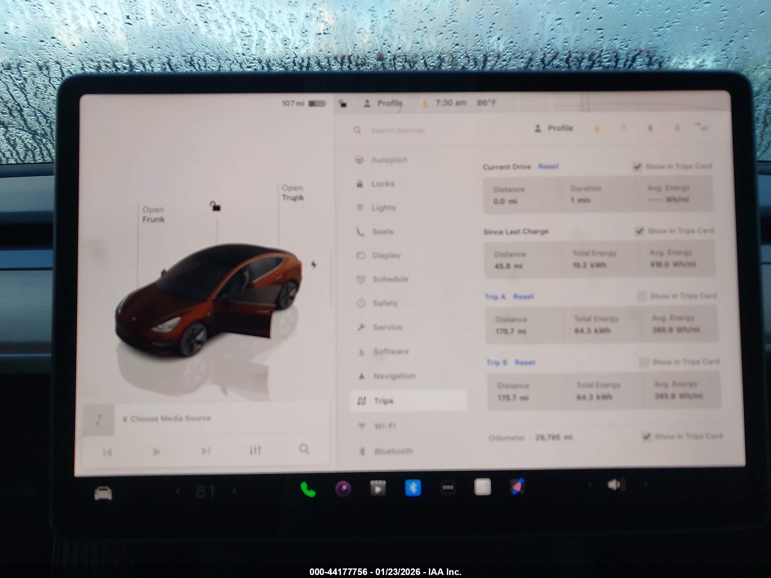 TESLA MODEL image 7