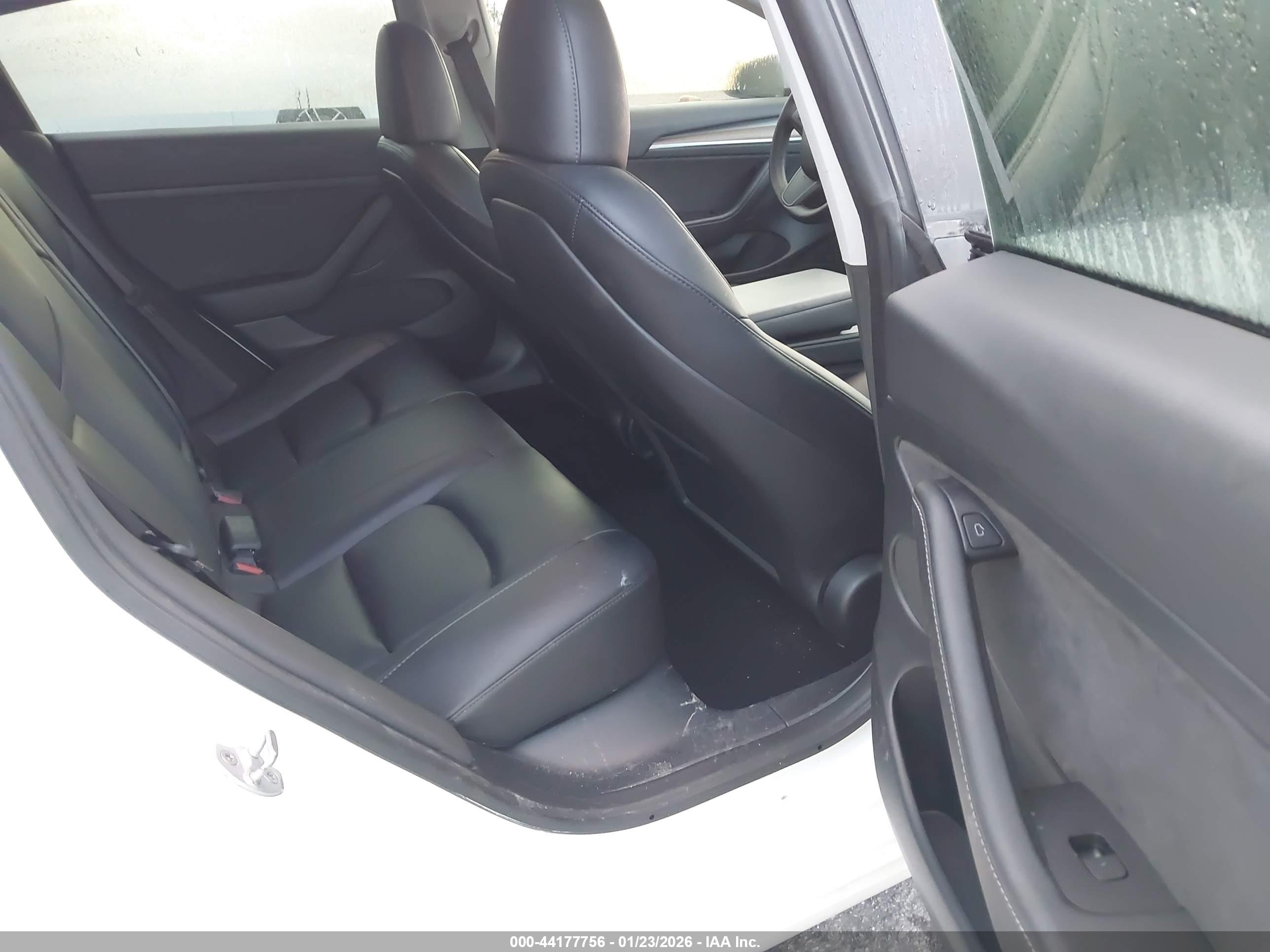TESLA MODEL image 8