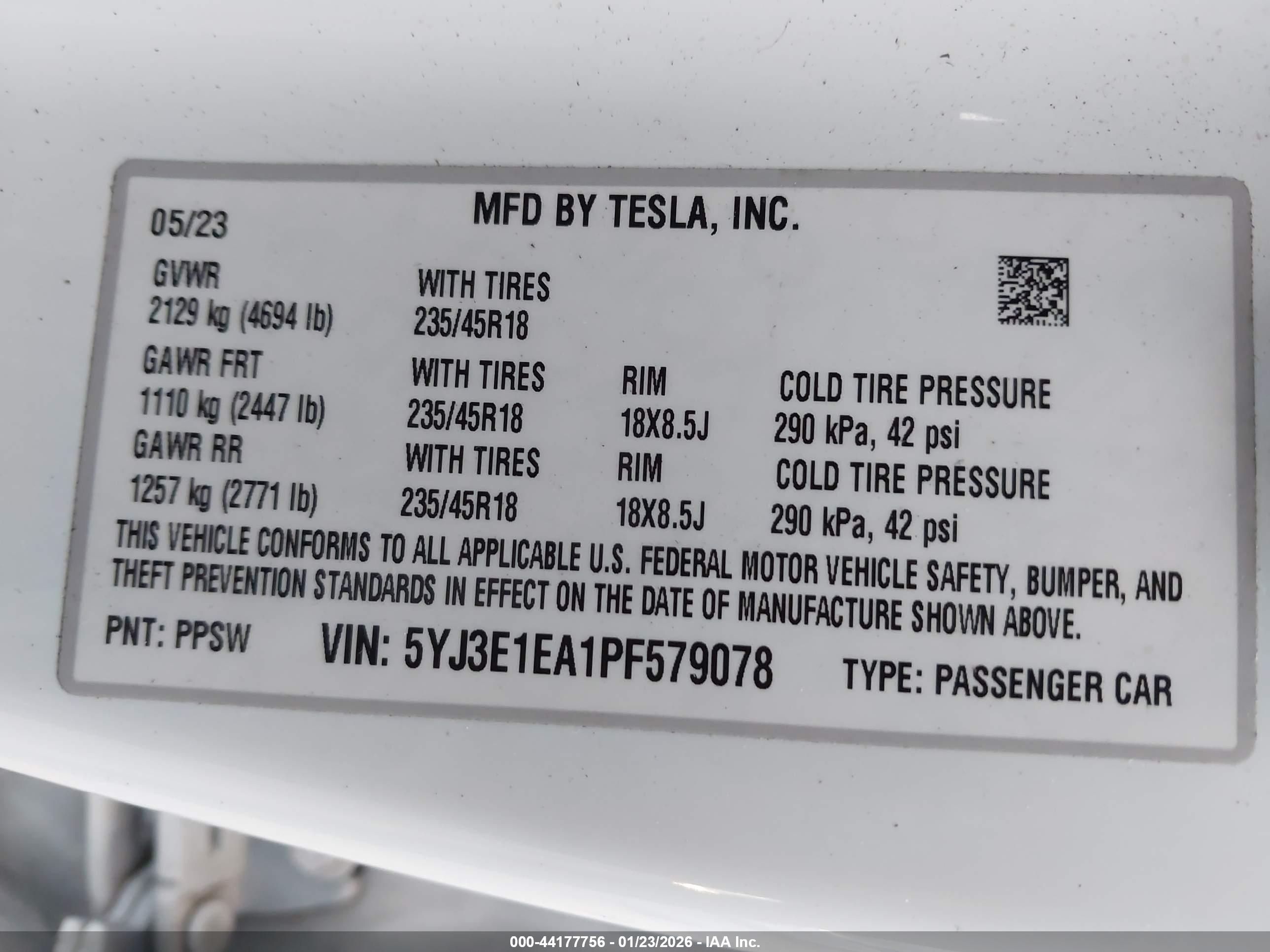 TESLA MODEL image 9