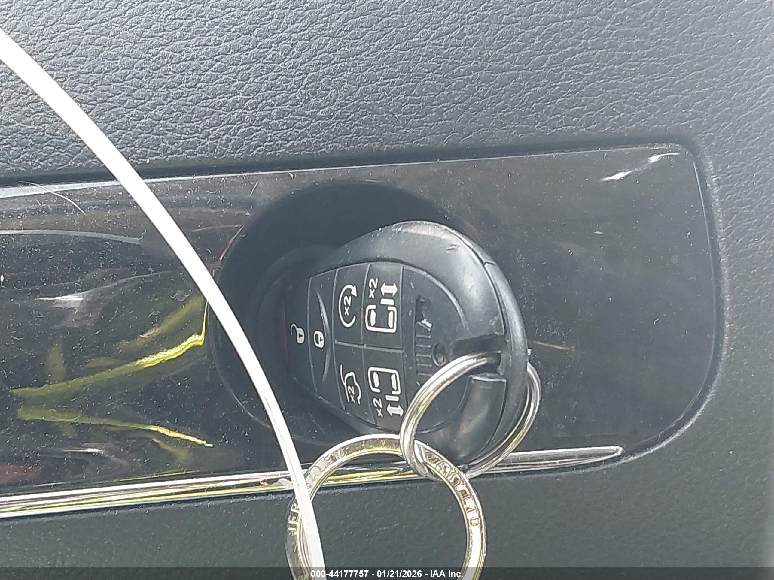 CHRYSLER TOWN image 11