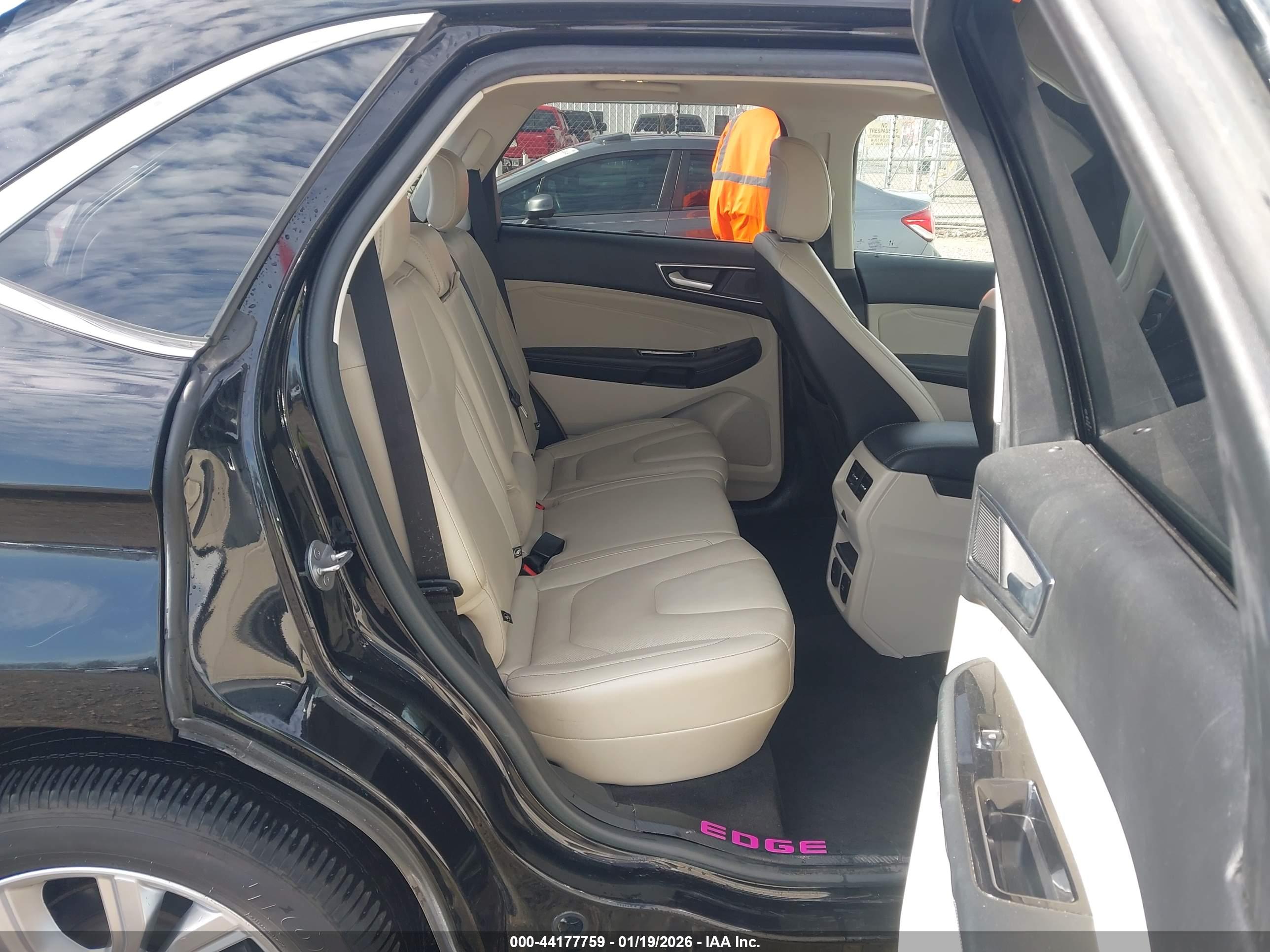 FORD EDGE image 8