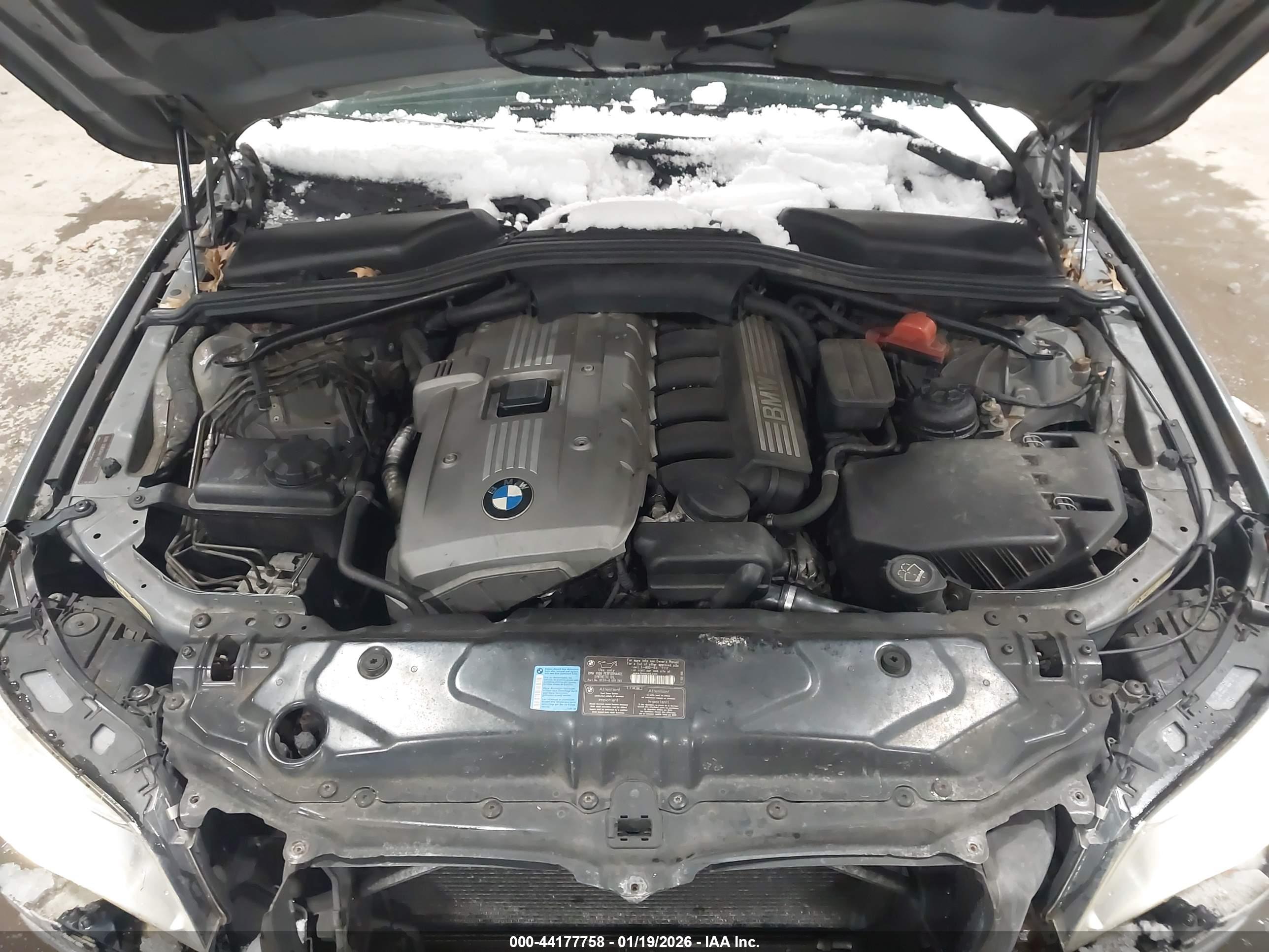 BMW 530XI image 10