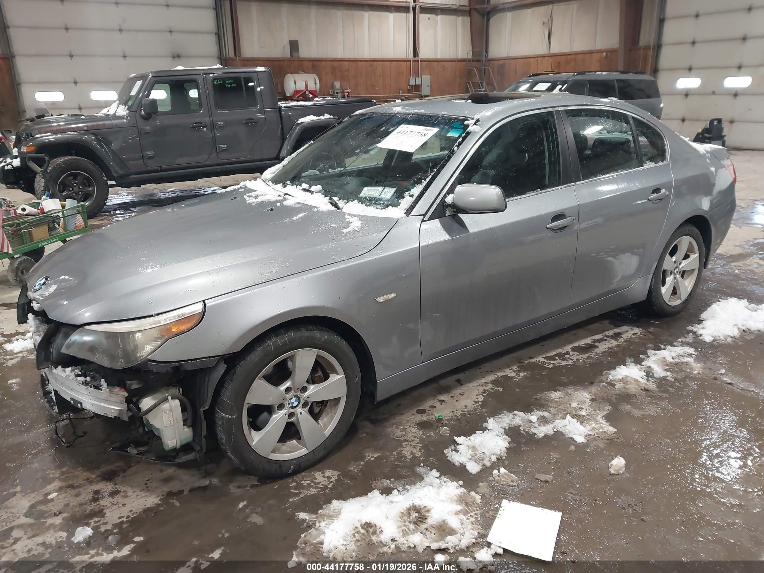 BMW 530XI image 2