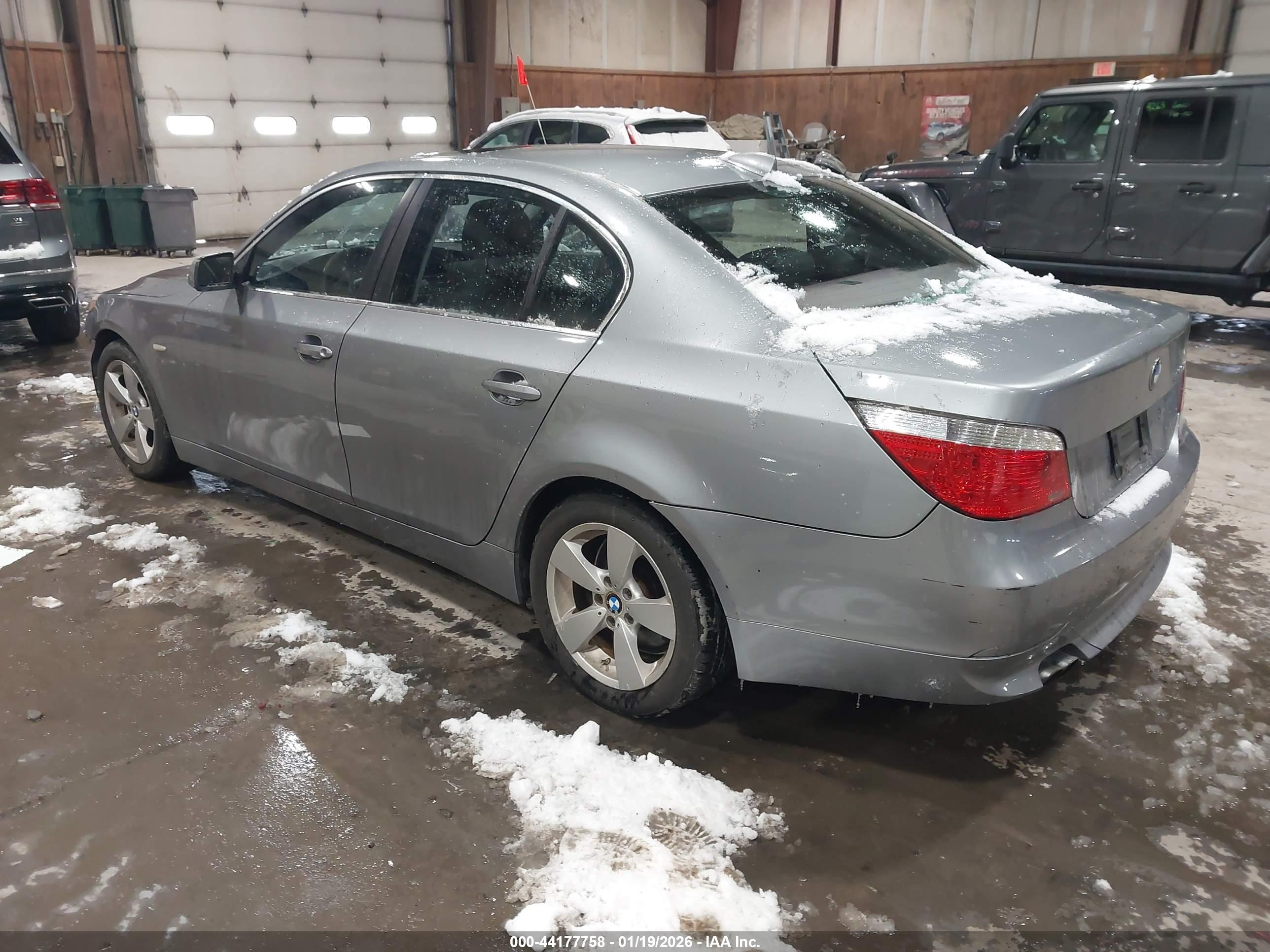 BMW 530XI image 3