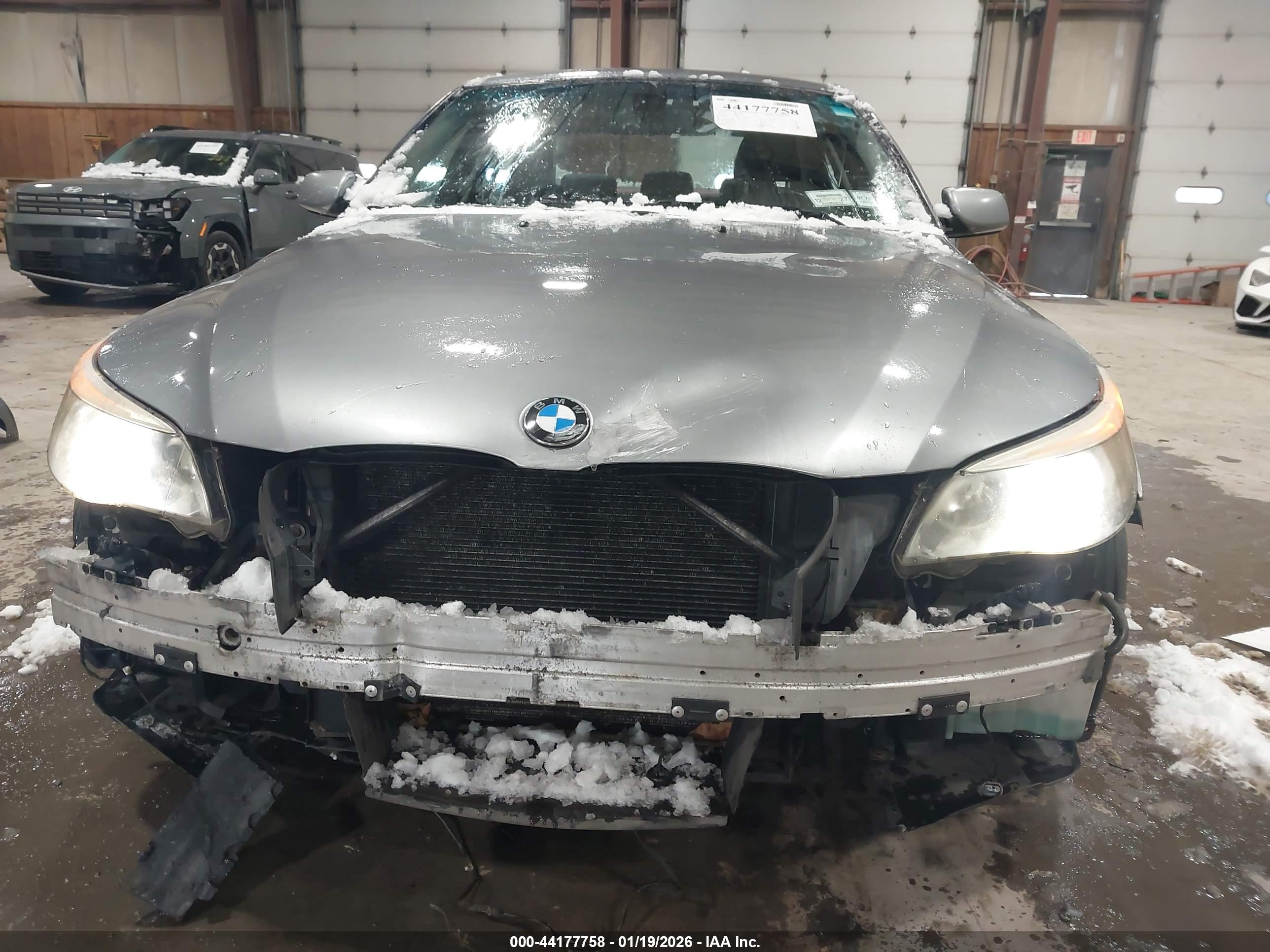 BMW 530XI image 6