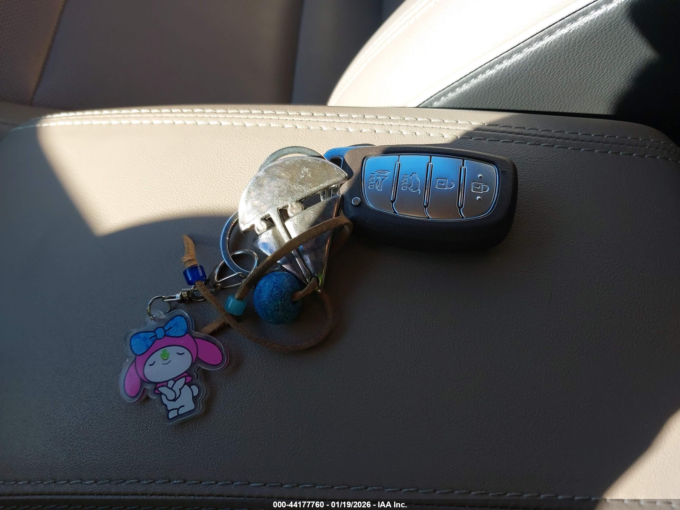 HYUNDAI TUCSON image 11