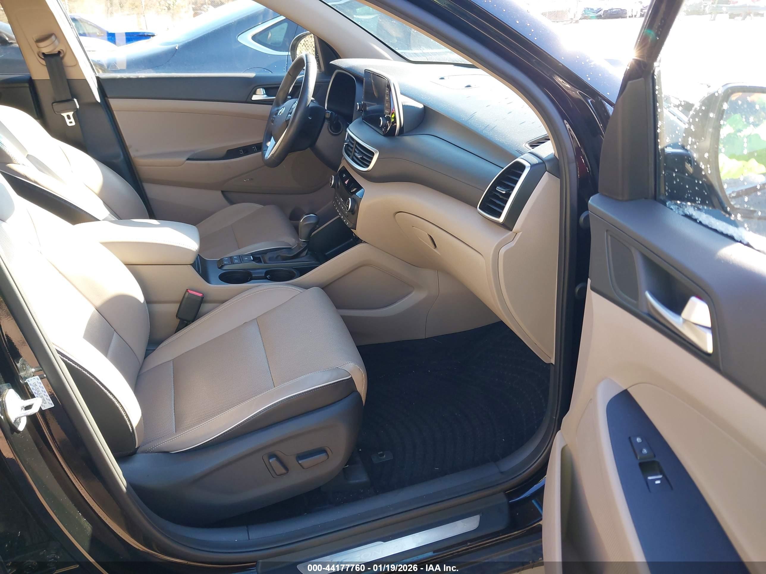 HYUNDAI TUCSON image 5