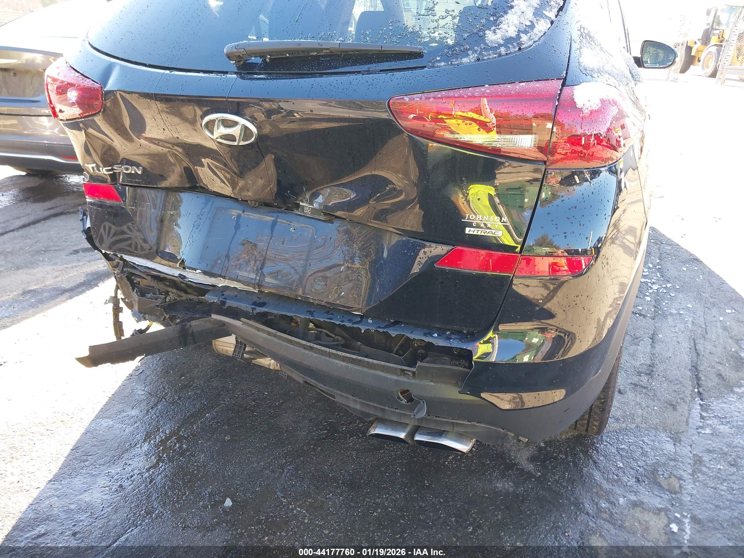 HYUNDAI TUCSON image 6