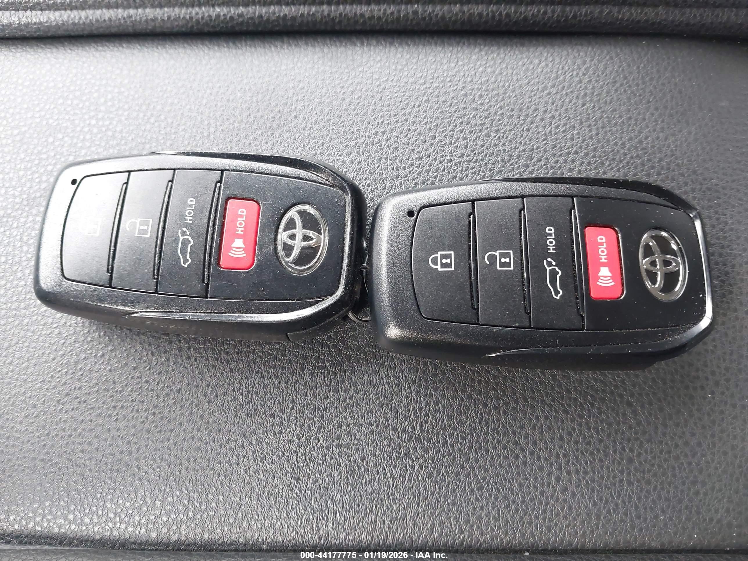 TOYOTA GRAND image 11
