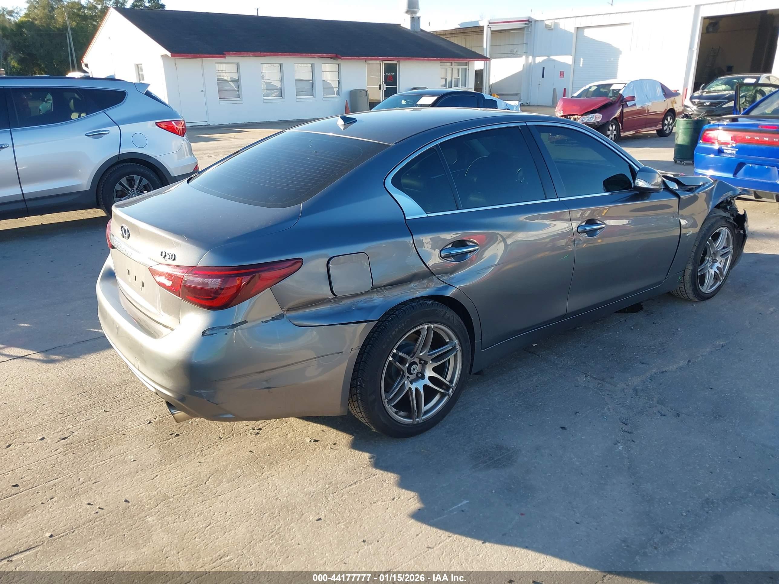 INFINITI Q50 image 4