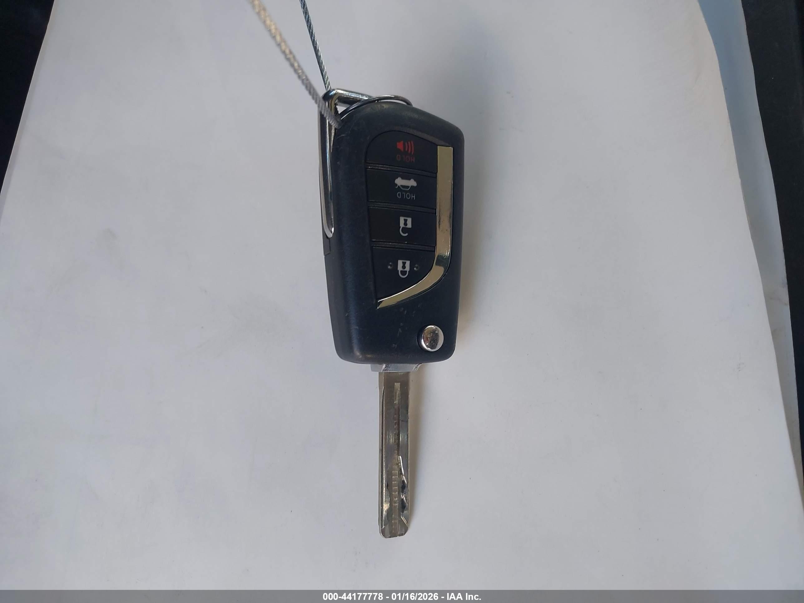TOYOTA COROLLA image 11
