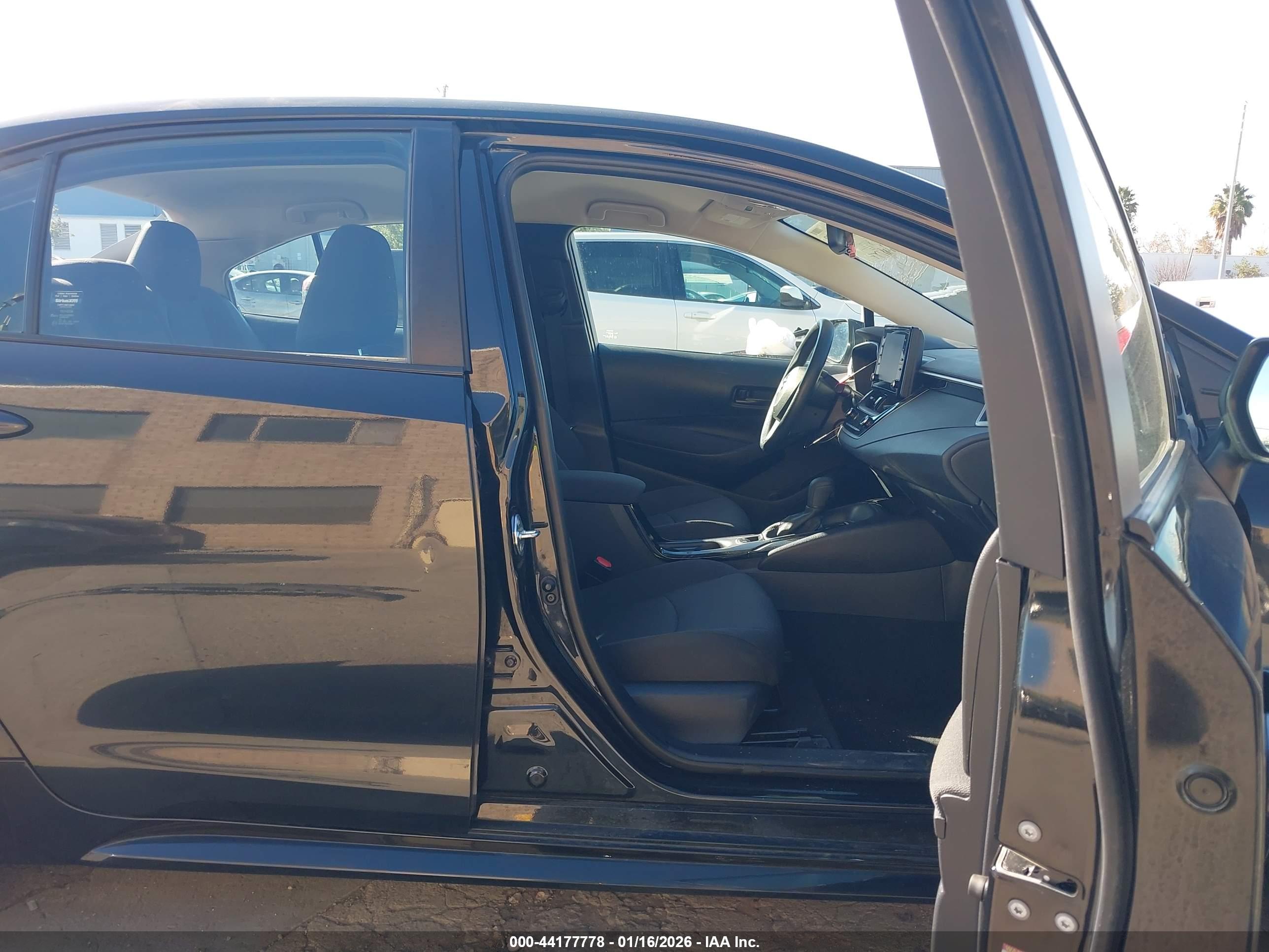 TOYOTA COROLLA image 5