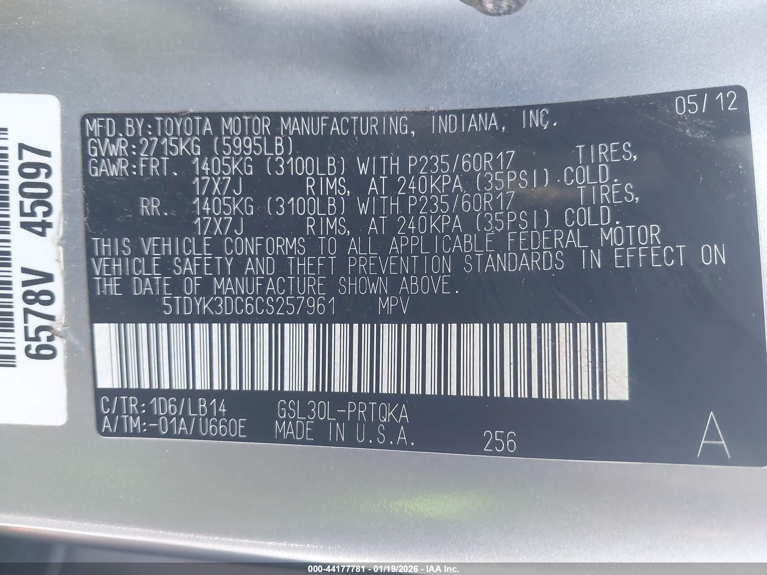 TOYOTA SIENNA image 9