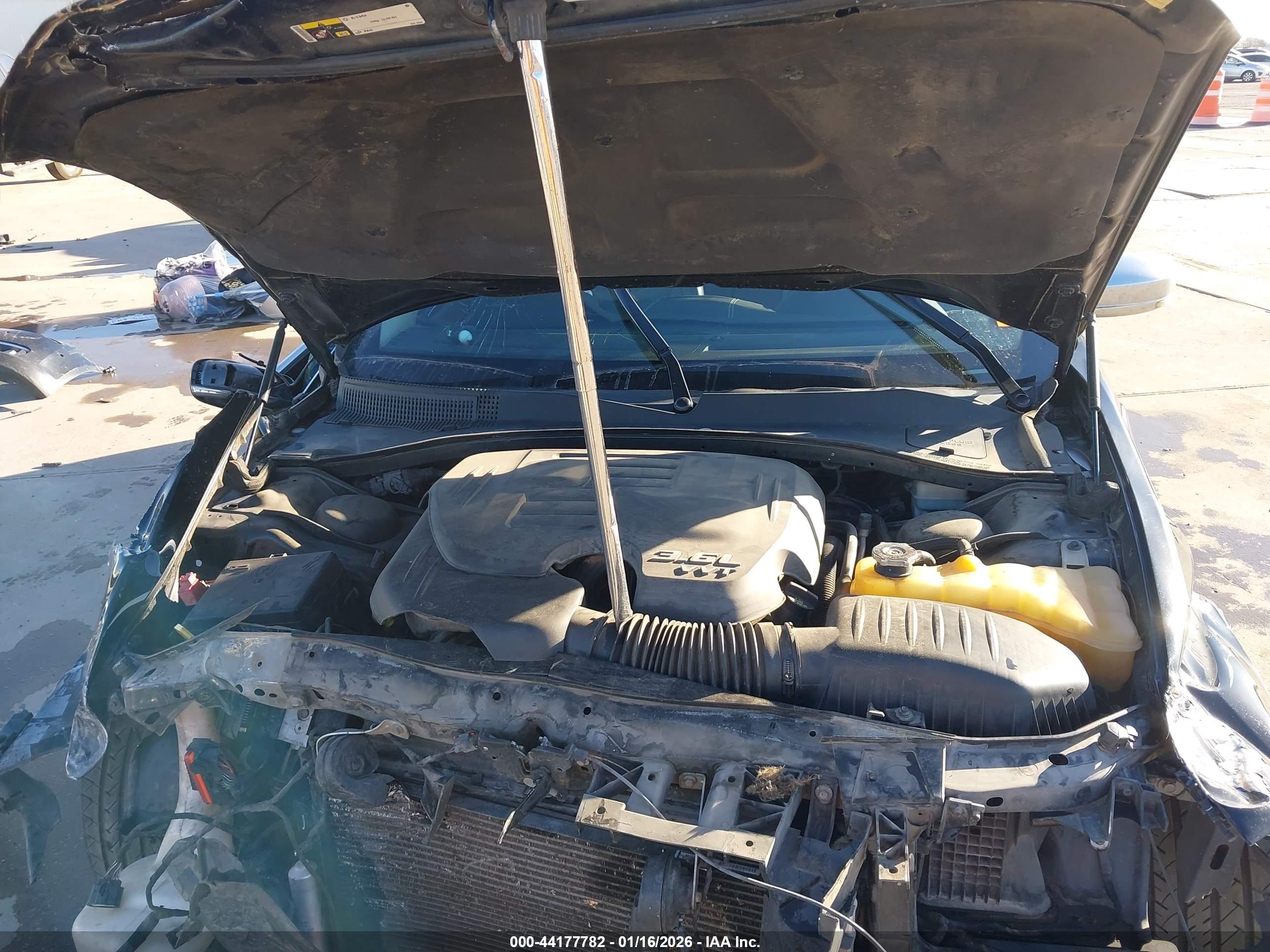 CHRYSLER 300C image 10