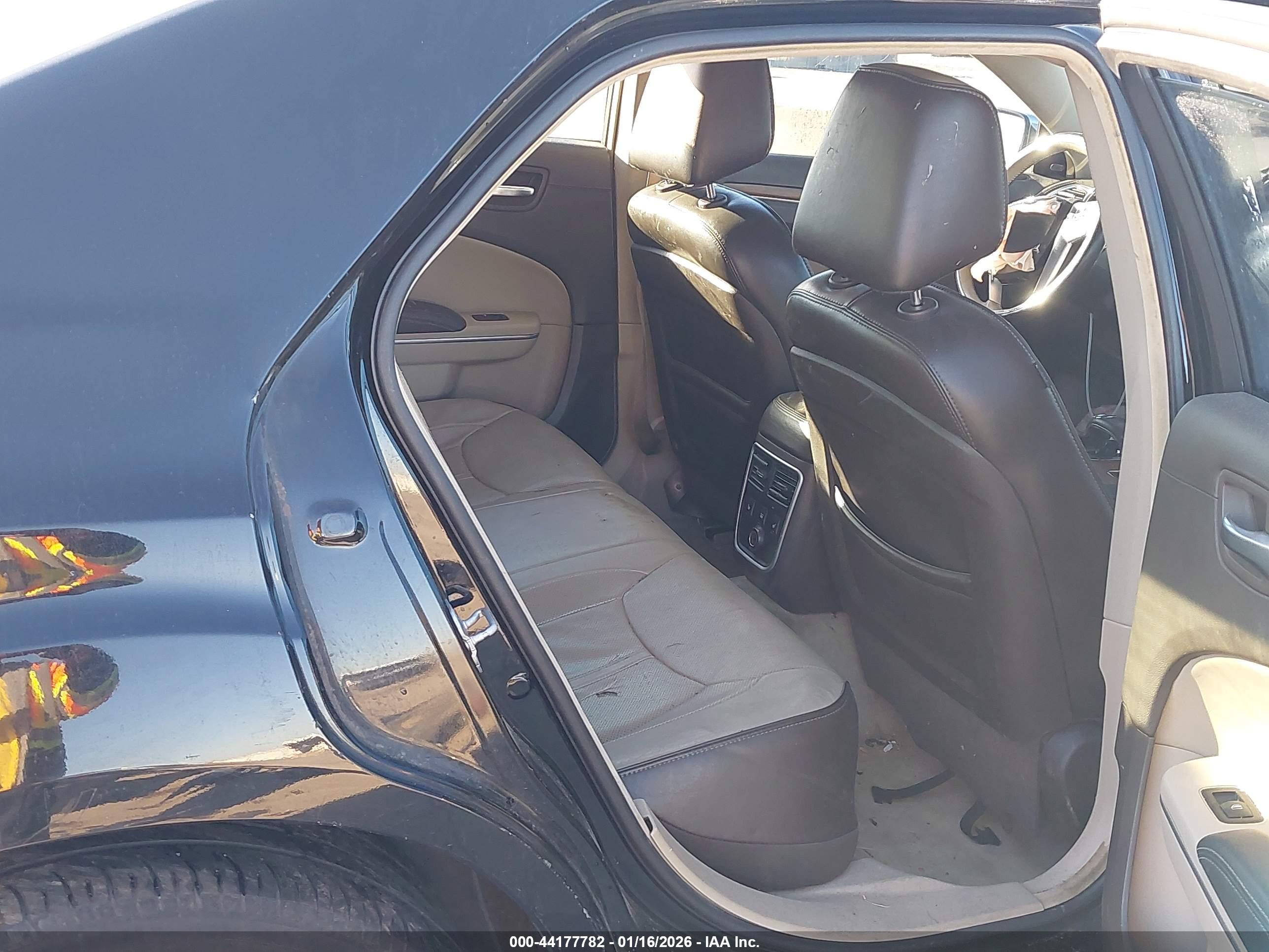 CHRYSLER 300C image 8