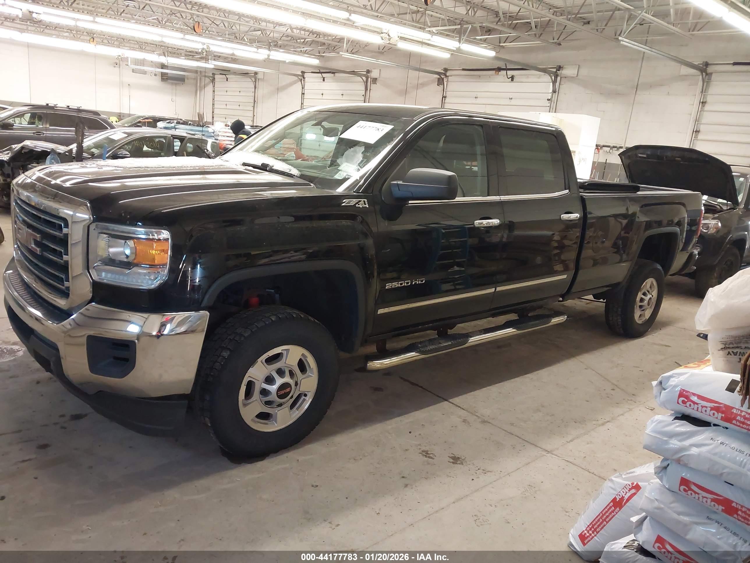 GMC SIERRA image 2