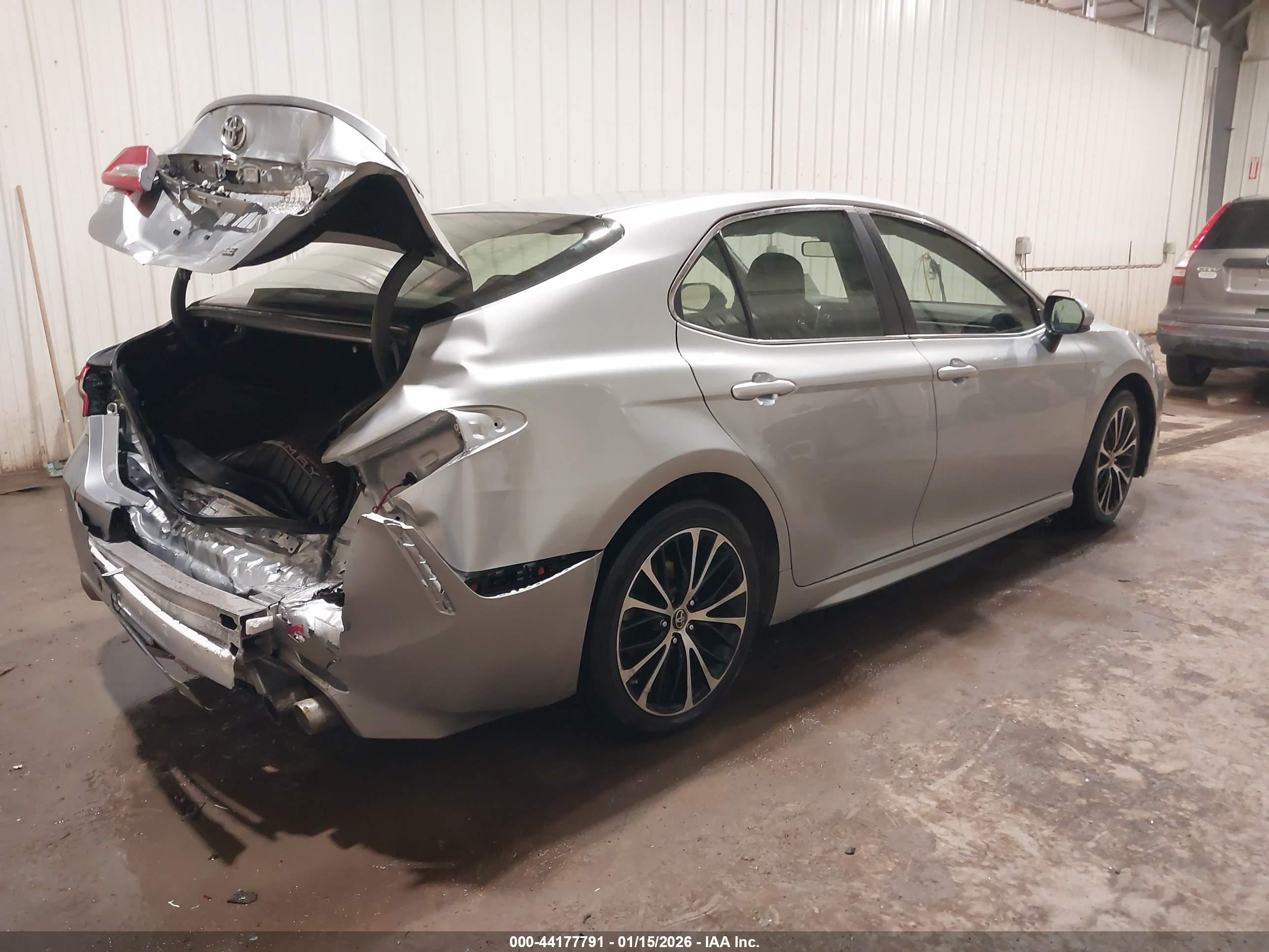 TOYOTA CAMRY image 4