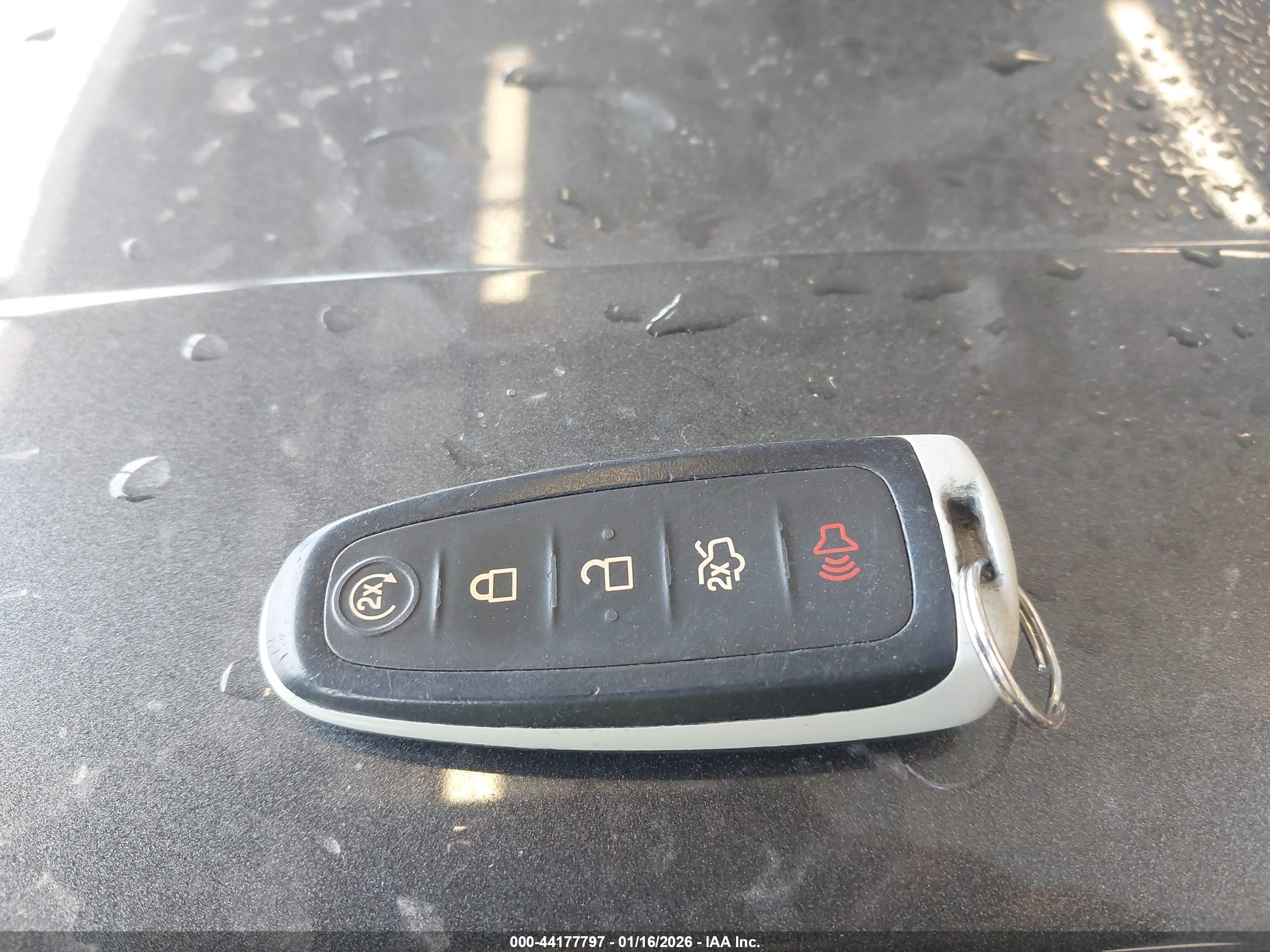 FORD TAURUS image 11