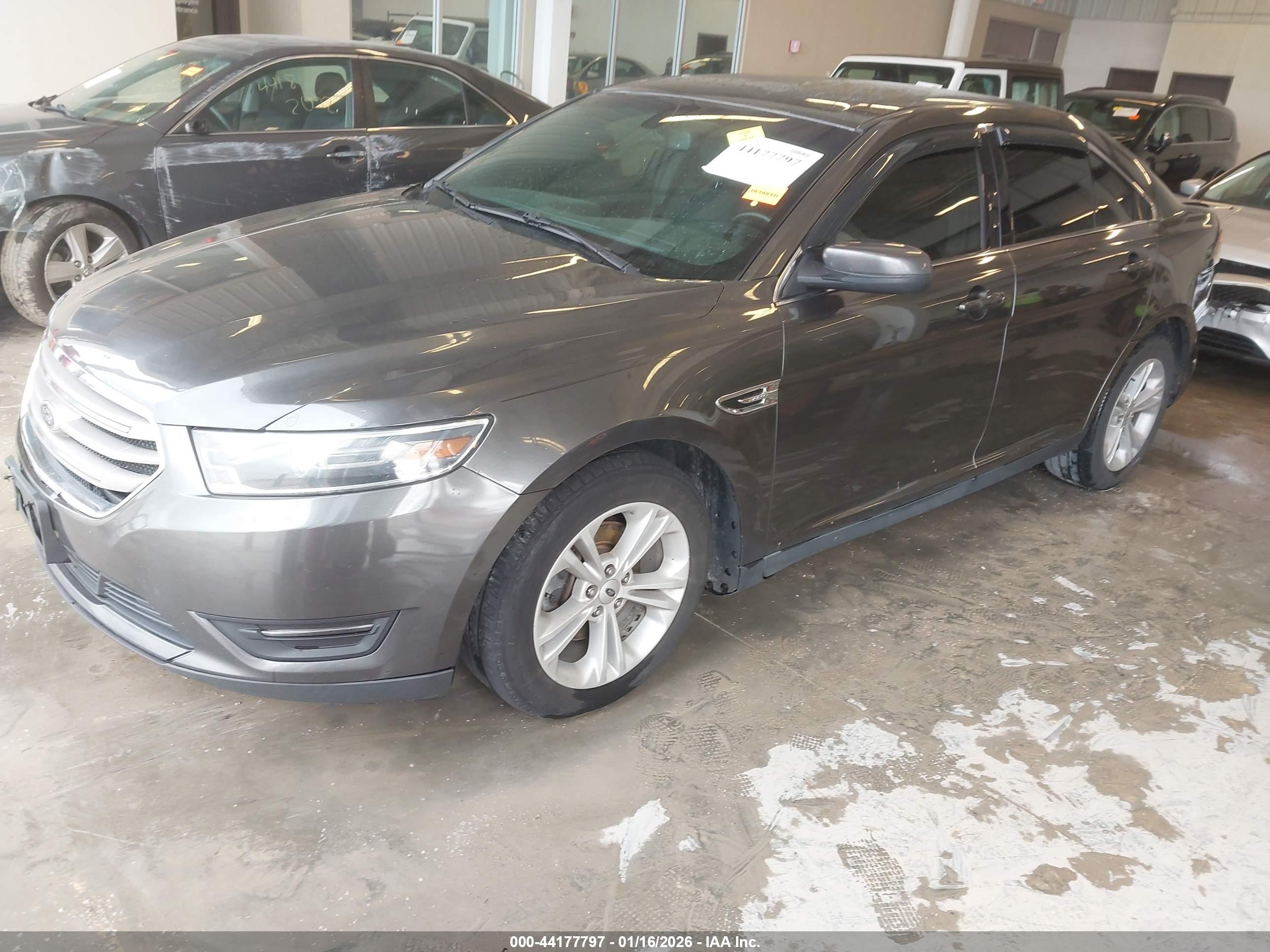 FORD TAURUS image 2