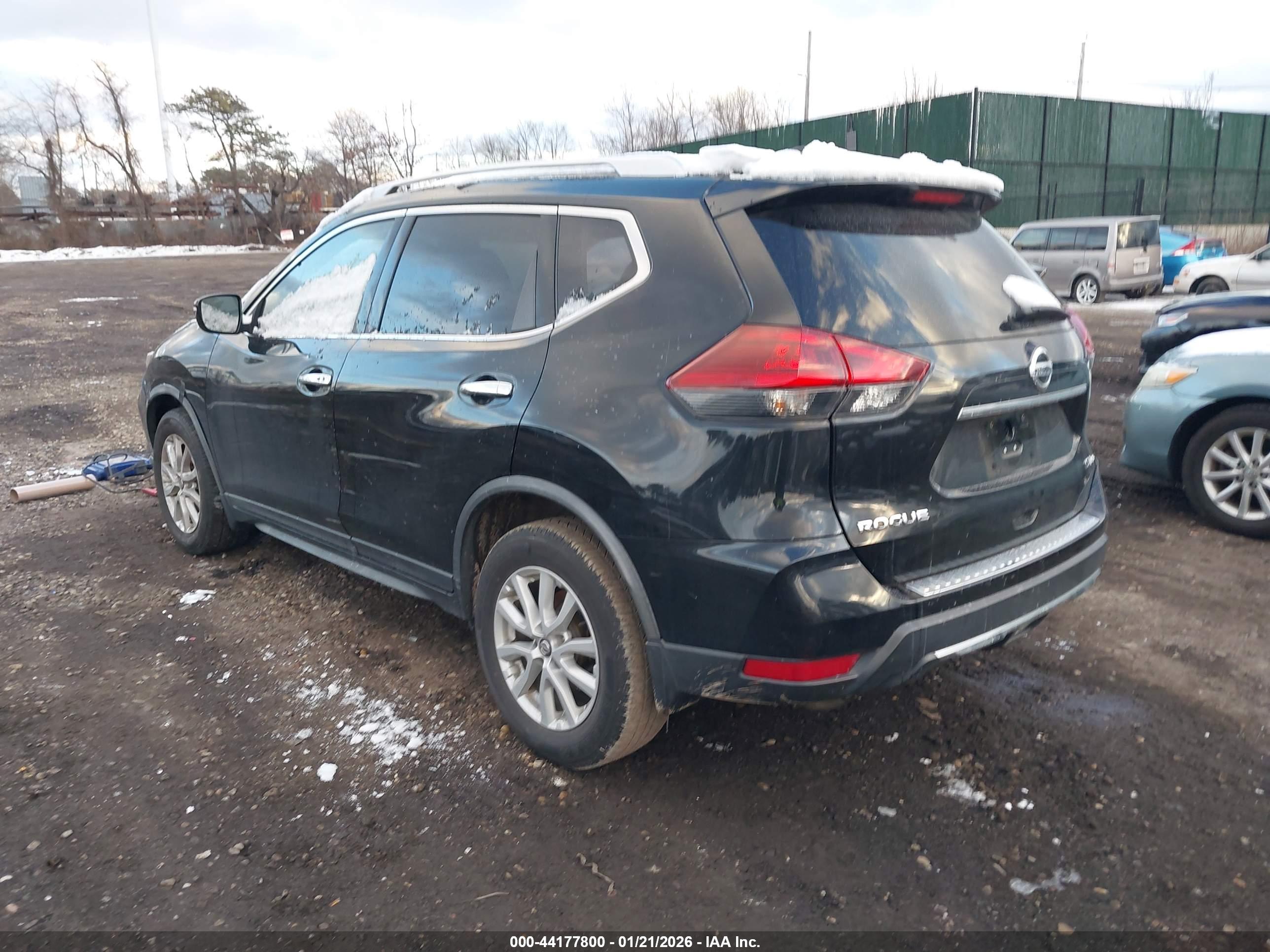 NISSAN ROGUE image 3