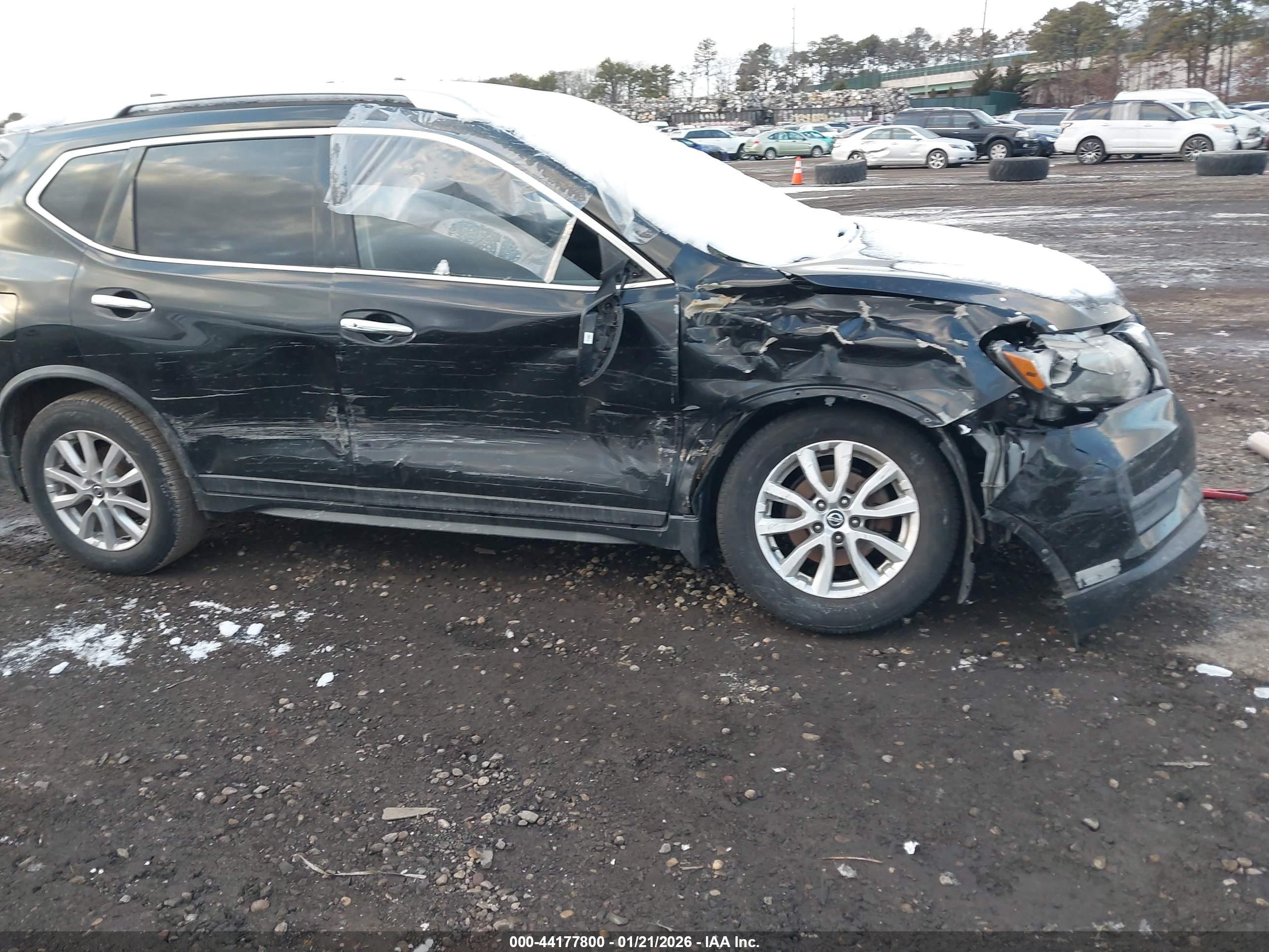 NISSAN ROGUE image 6