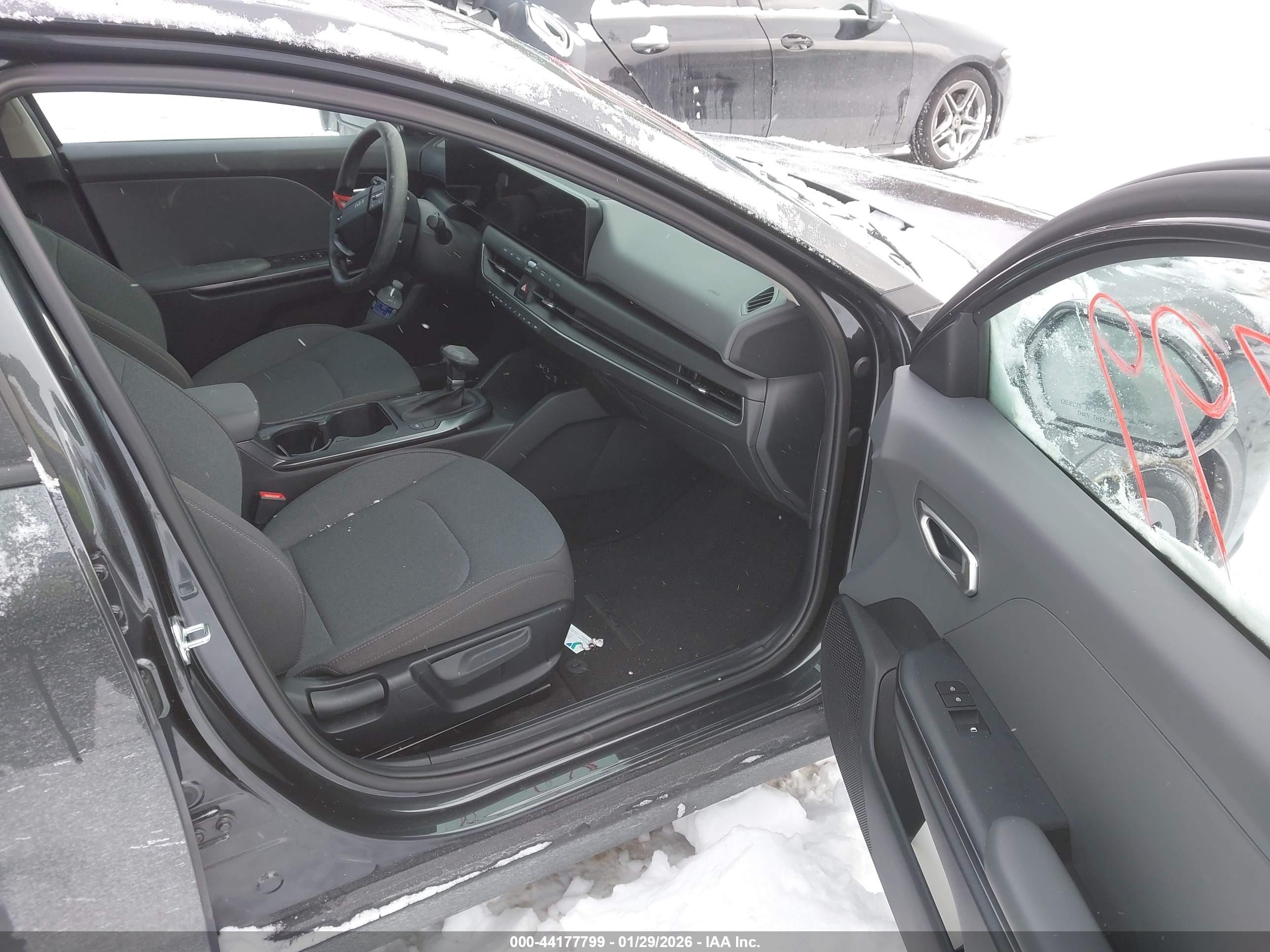 KIA K4 image 5