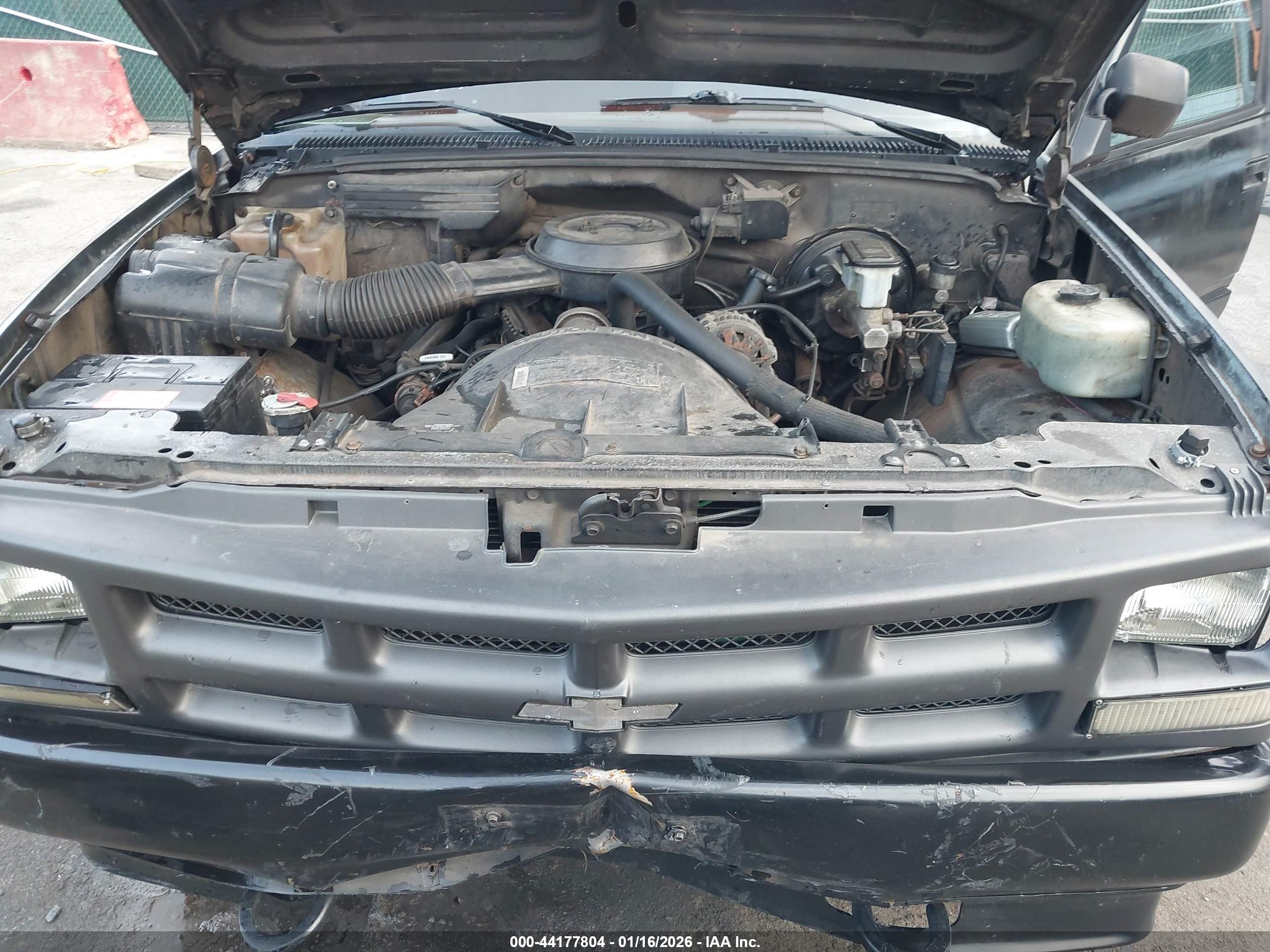 CHEVROLET GMT-400 image 10