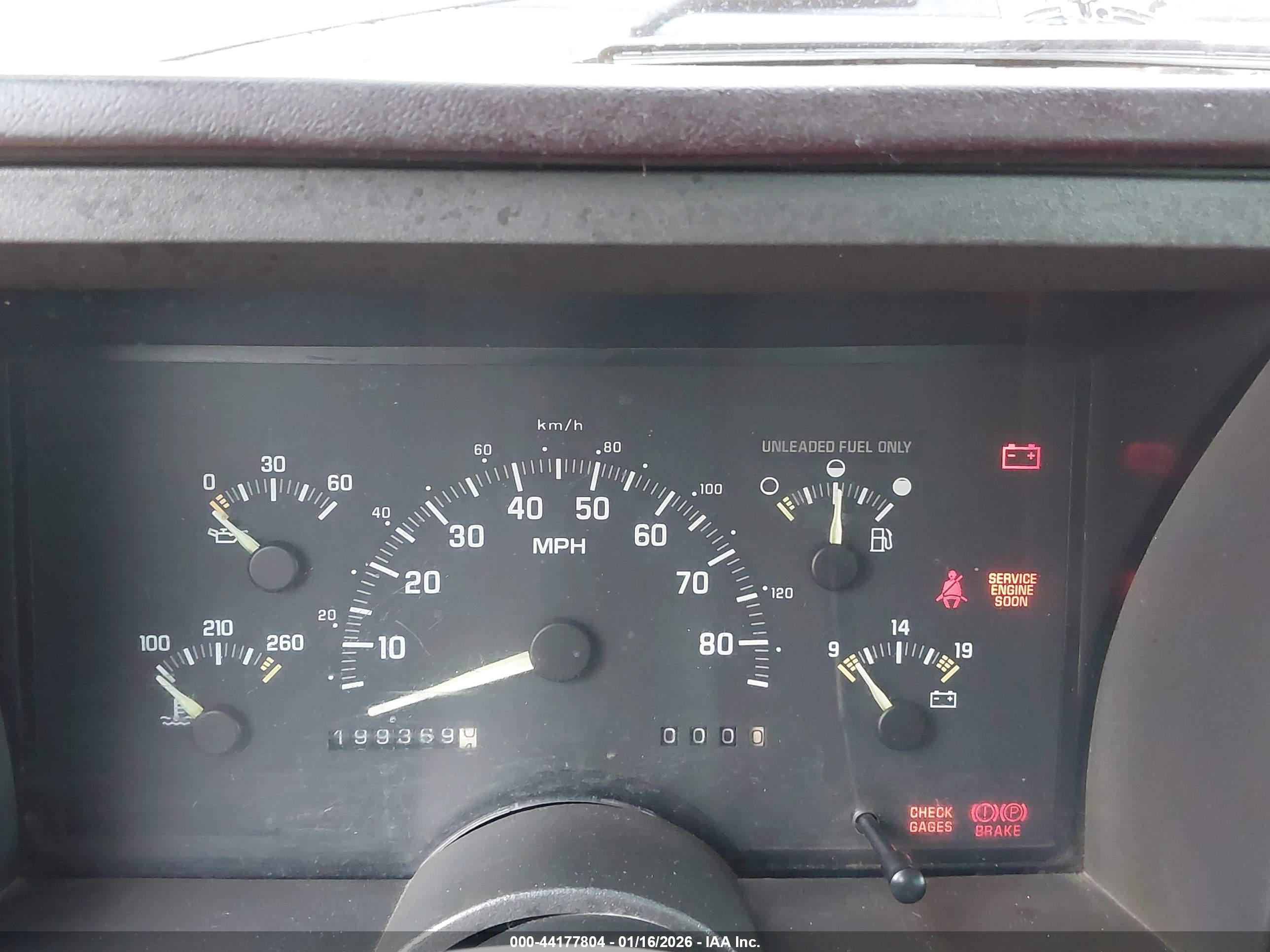 CHEVROLET GMT-400 image 7