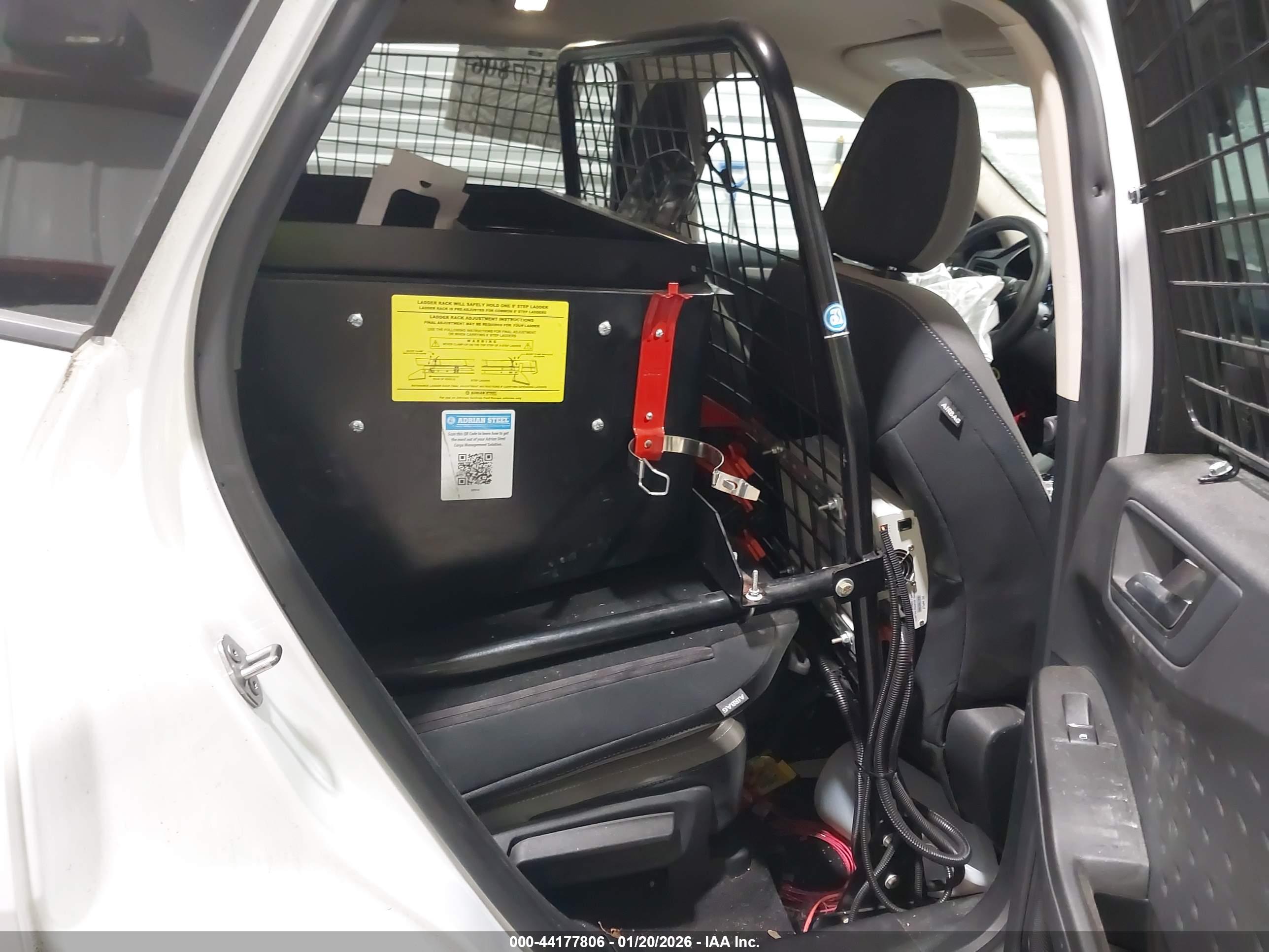 FORD ESCAPE image 8
